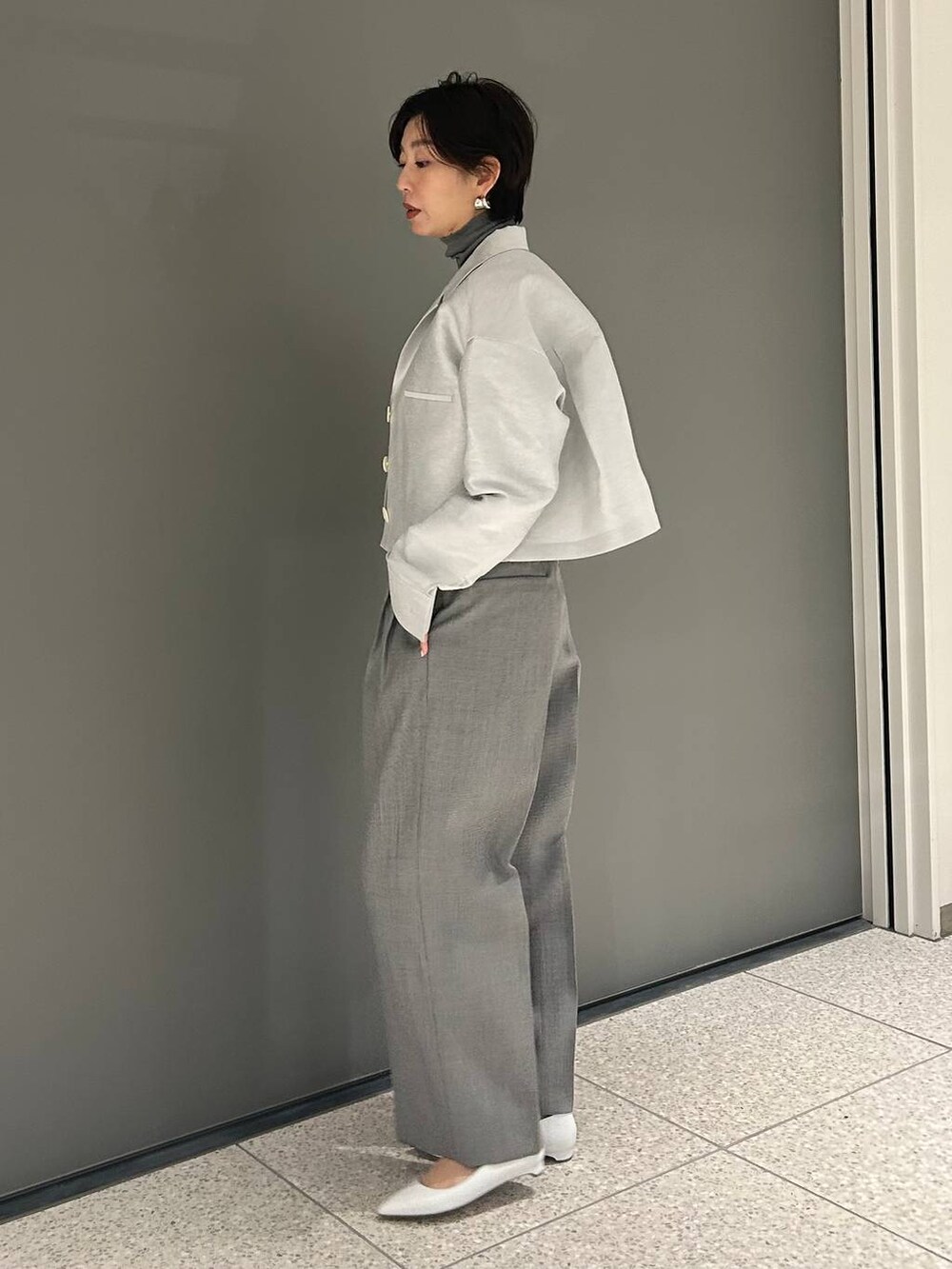 「パンツ、Chaos、ニット、きれいめ、ベーシック/シンプル、体型カバー、ジャケット、アウター、春コーデ、冬コーデ」｜「MANUELAのChaos(カオス)/＜MANUELA＞別注ベルト（ベルト、ブラック系）」を使った、chaos_haseさん（レディース・169cm）の冬コーディネートの2枚目の写真