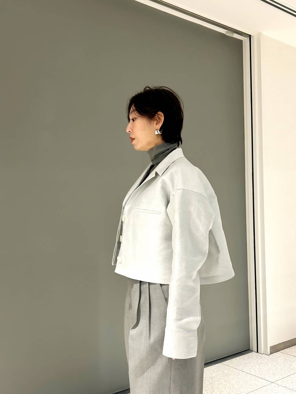 「パンツ、Chaos、ニット、きれいめ、ベーシック/シンプル、体型カバー、ジャケット、アウター、春コーデ、冬コーデ」｜「MANUELAのChaos(カオス)/＜MANUELA＞別注ベルト（ベルト、ブラック系）」を使った、chaos_haseさん（レディース・169cm）の冬コーディネートの4枚目の写真
