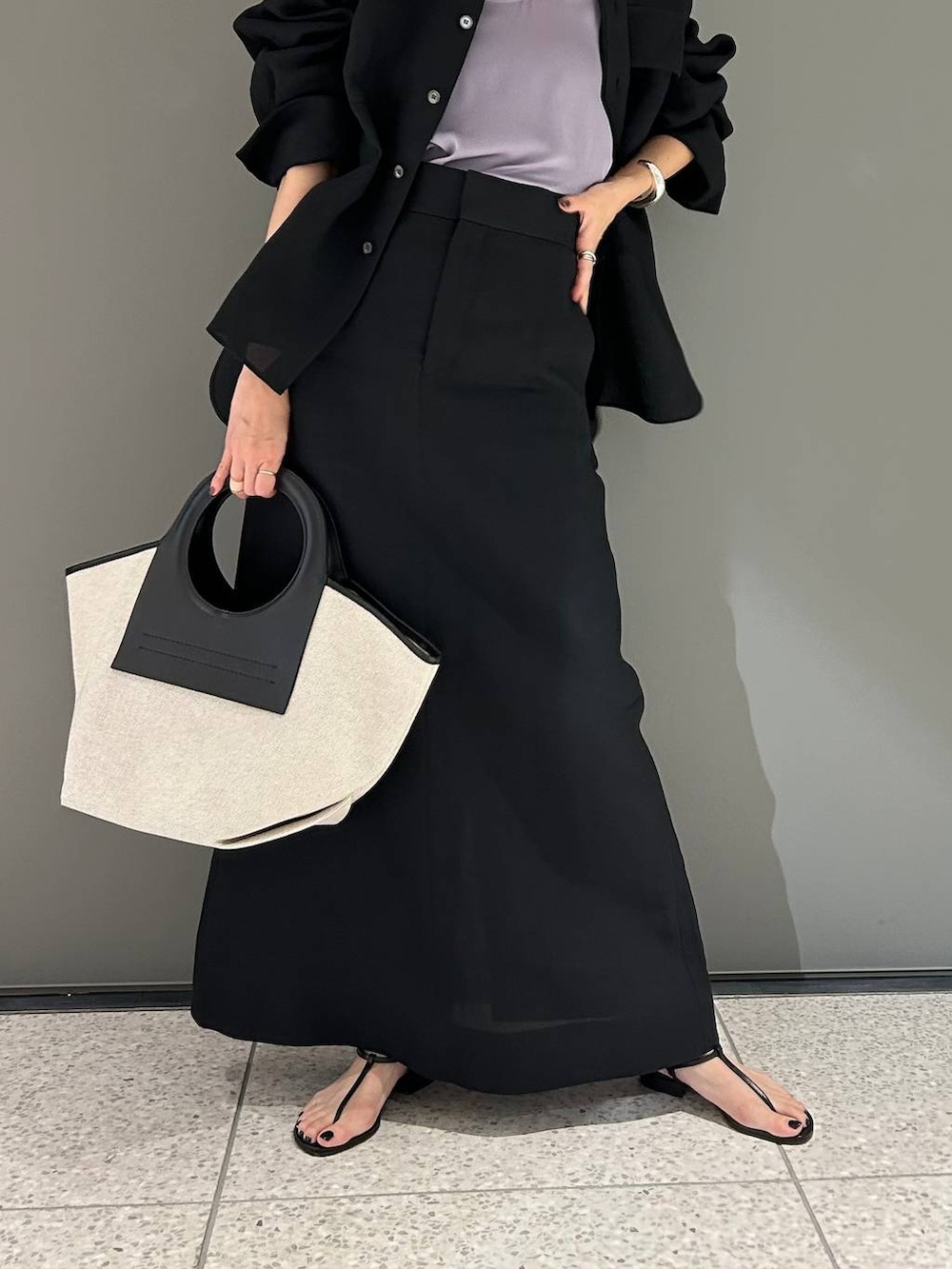 「きれいめ、ベーシック/シンプル、体型カバー、モード、フェミニン、シンプルコーデ、大人カジュアル、Chaos、夏コーデ、シャツ、スカート」｜「ChaosのChaos(カオス)/【新色登場】シルシャーノースリーブ　◆セットアップ可◆（シャツ/ブラウス、パープル系）」を使った、chaos_haseさん（レディース・169cm）の夏コーディネートの8枚目の写真