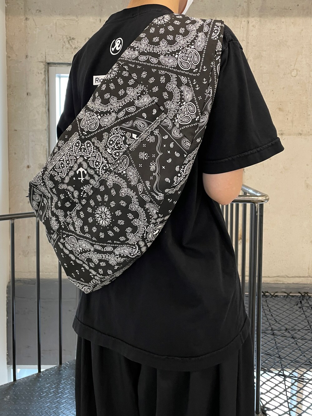 「summer、minsobi、minsobi_official、minsobi_daily、daily look、black、WIDE SILHOUETTE STYLE、Wide Pants」｜「RICHARDSONの【Richardson/リチャードソン】Hiroji Kubota Tシャツ（Tシャツ/カットソー、ブラック系）」を使った、fey0ppさん（レディース・165cm）の夏コーディネートの4枚目の写真