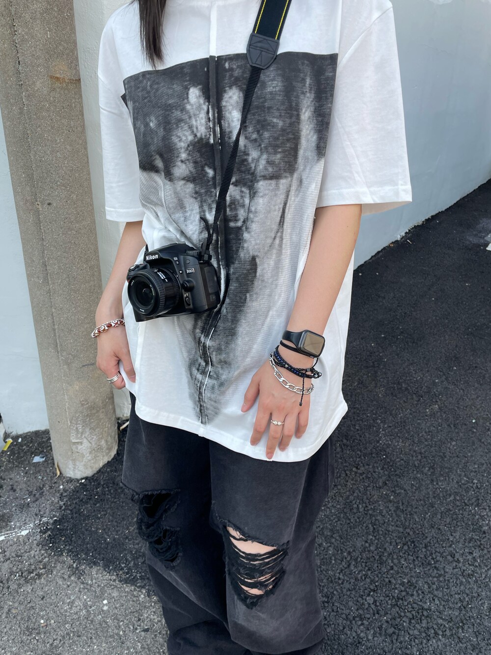 「summer、Wide Pants、denim、black、black and white、minsobi、korea、korea style」｜「minsobiのプリント半袖Tシャツ（Tシャツ/カットソー、ホワイト系）」を使った、fey0ppさん（レディース・165cm）の夏コーディネートの2枚目の写真
