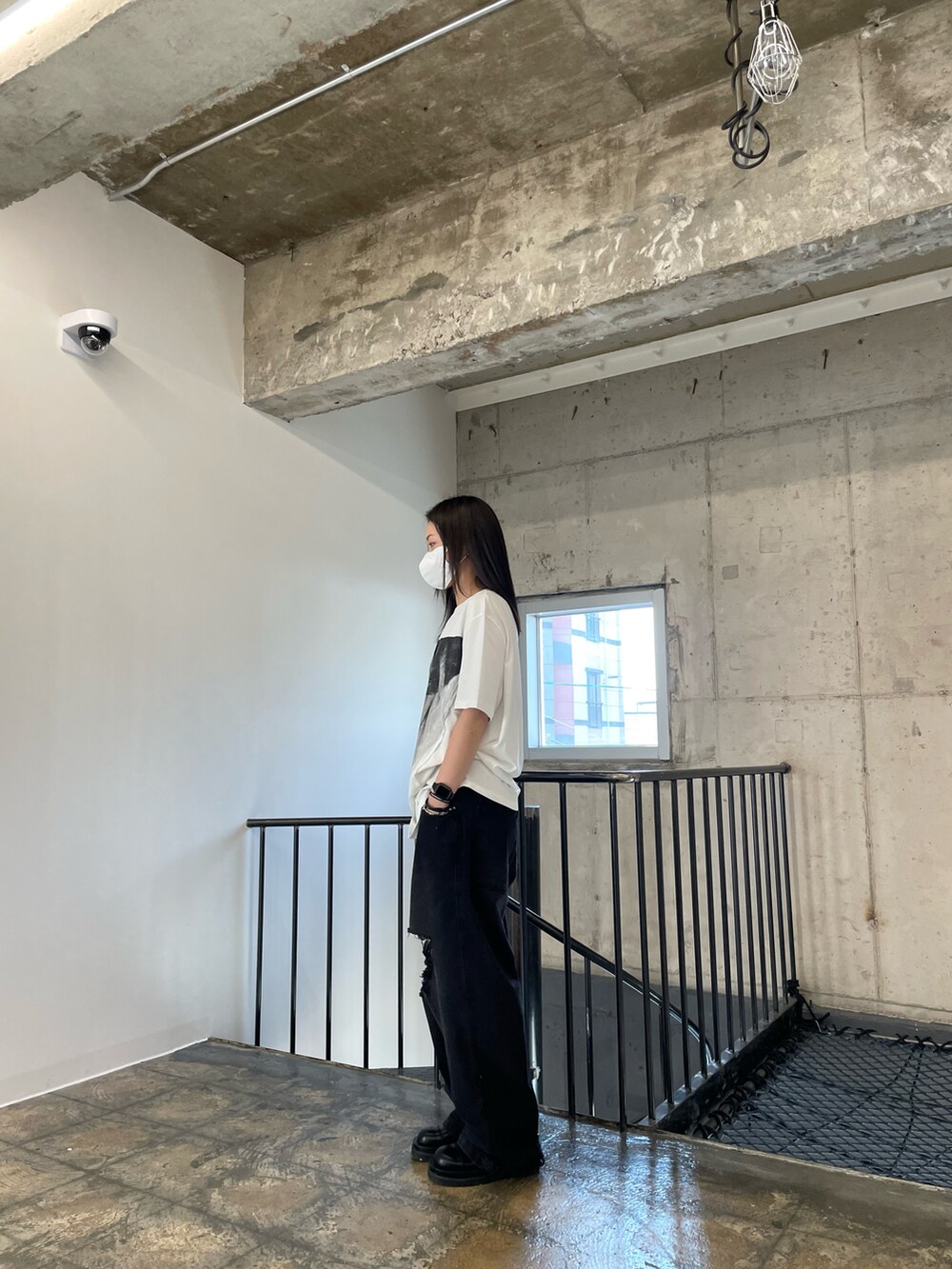 「summer、Wide Pants、denim、black、black and white、minsobi、korea、korea style」｜「minsobiのプリント半袖Tシャツ（Tシャツ/カットソー、ホワイト系）」を使った、fey0ppさん（レディース・165cm）の夏コーディネートの5枚目の写真