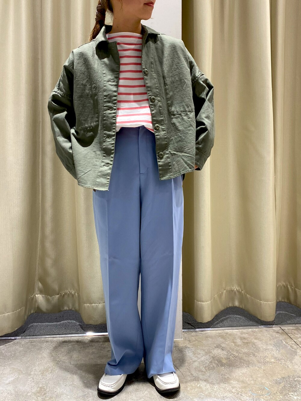 「オトナカジュアル、春、オトナ女子、シンプルコーデ、オーバーサイズ、ビックシルエット、淡色コーデ、お洒落さんとつながりたい、ootd、春コート、ピンク」|「AMERICAN HOLICのセンタープレスストレートパンツ(その他パンツ、ブルー系)」を使った、yukiさん(レディース・158cm)の冬コーディネートの2枚目の写真