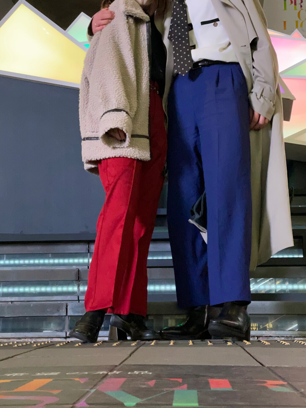 「クリスマス、スラックス、ブーツ、ヒール、トレンチコート、ペアルック、カップルコーデ、ネクタイ、カラーパンツ、ロングコート、CASPER JOHN、プチプラ、大学生、シャツスタイル、古着」｜「EMMA CLOTHESのTRストレッチ オーバーサイズ ヨークトレンチコート/オーバーコート EMMA CLOTHES（トレンチコート、ベージュ系）」を使った、kurokichi0816さん（メンズ・175cm）の冬コーディネートの3枚目の写真