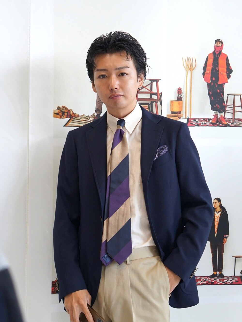 「雨の日コーデ、きれいめカジュアル、ローファー、オトナカジュアル、スラックス、レイヤードスタイル、シンプルスタイル、お出かけコーデ、メンズファッション、おでかけコーデ」｜「BEAMS FのBEAMS F / コットンツイル 1プリーツ スラックス（その他パンツ、ベージュ系）」を使った、shunkobayashiさん（メンズ・171cm）の夏コーディネートの2枚目の写真