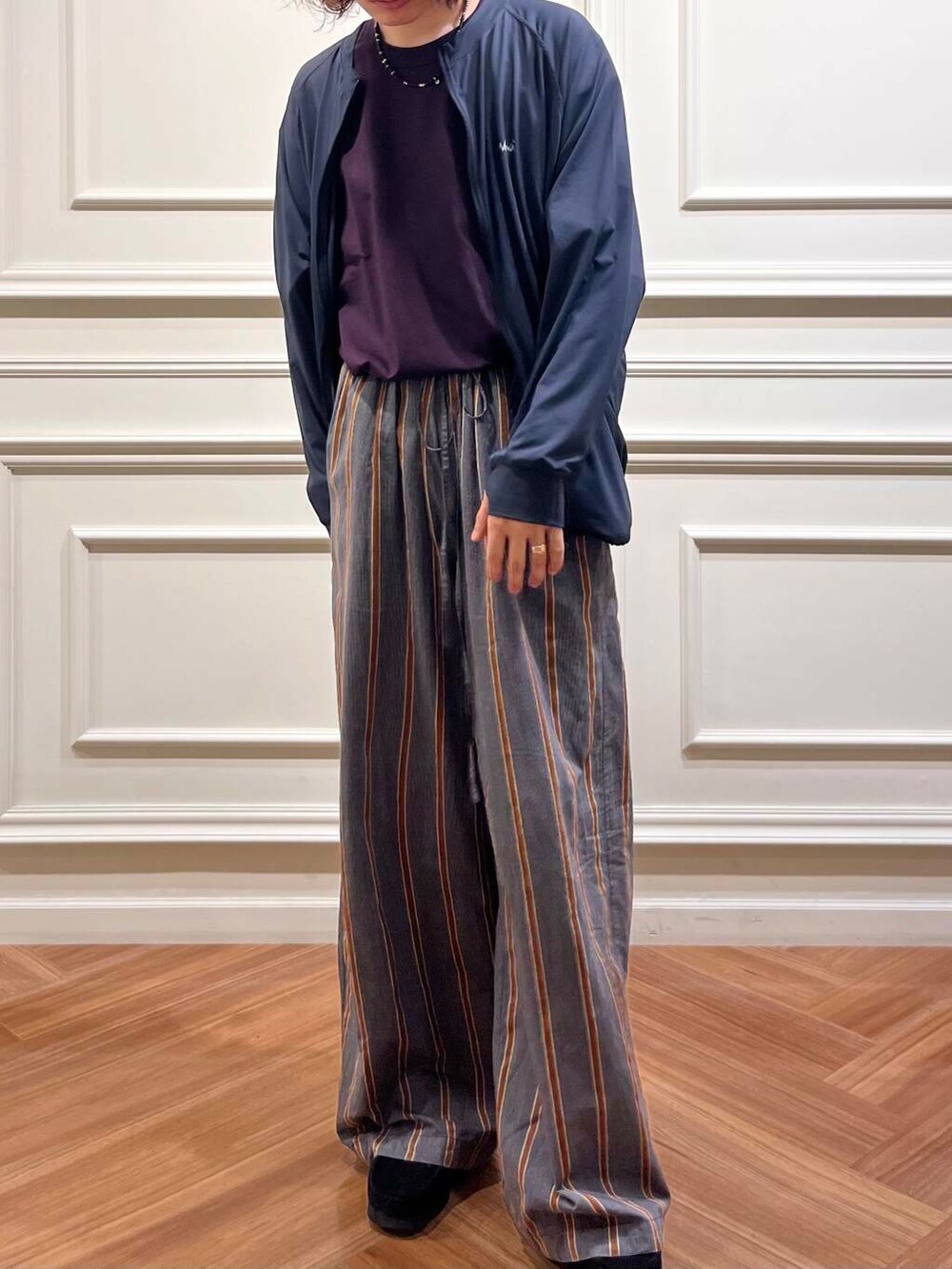 「URBANRESEARCH、knit、NANGA、newarrival、オフィスカジュアル、ur、crepuscule、blouson、紫外線対策、t-shirts、ラッシュガード、long-sleeve、水際アイテム、今から使える秋の先取りコーデ、ここでしか手に入らない別注アイテム」｜「crepusculeの『別注』crepuscule×UR　Washi Knit Long-Sleeve T-shirts（ニット/セーター、パープル系）」を使った、tkoさん（メンズ・174cm）の夏コーディネートの6枚目の写真