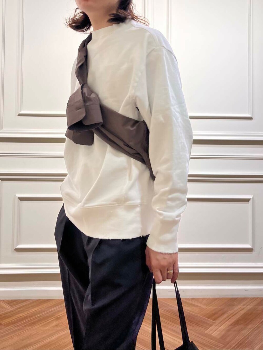 「アーバンリサーチ、別注、スウェット、URBANRESEARCH、レイヤード、テーパード、レイヤードスタイル、パンツ、雨の日コーデ、春、newarrival、休日スタイル、フェスコーデ、shirt、ur」｜「kearnyのkearny　uhuy II（メガネ、イエロー系）」を使った、tkoさん（メンズ・173cm）の春コーディネートの4枚目の写真