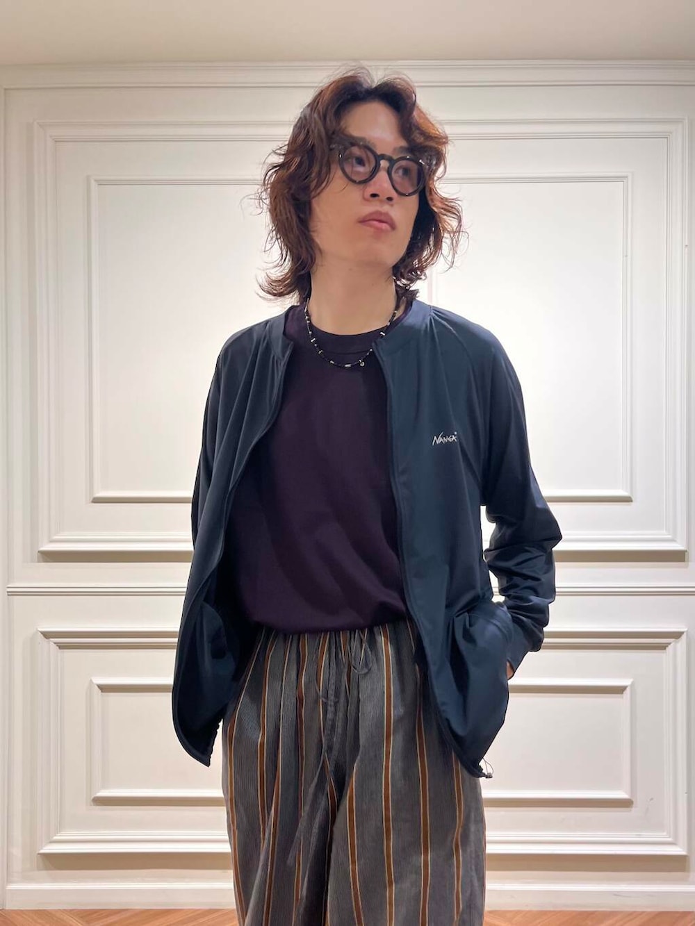 「URBANRESEARCH、knit、NANGA、newarrival、オフィスカジュアル、ur、crepuscule、blouson、紫外線対策、t-shirts、ラッシュガード、long-sleeve、水際アイテム、今から使える秋の先取りコーデ、ここでしか手に入らない別注アイテム」｜「crepusculeの『別注』crepuscule×UR　Washi Knit Long-Sleeve T-shirts（ニット/セーター、パープル系）」を使った、tkoさん（メンズ・174cm）の夏コーディネートの5枚目の写真