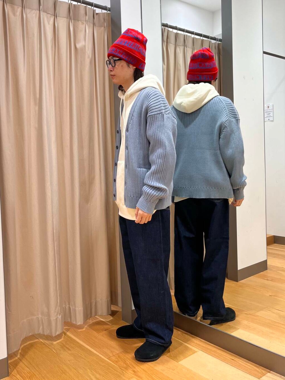 「アーバンリサーチ、lee、デニム、別注、ニット、デートコーデ、URBANRESEARCH、denim、春アウター、newarrival、春ニット、ur、id、pants、カラー」｜「Healthknitの『別注』Healthknit×DOOORS　フーディ（パーカー、ホワイト系）」を使った、tkoさん（メンズ・173cm）の冬コーディネートの2枚目の写真