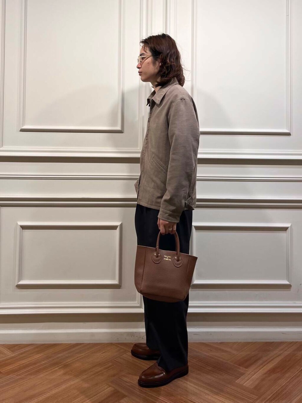 「アーバンリサーチ、サングラス、別注、URBANRESEARCH、レイヤード、テーパード、レイヤードスタイル、パンツ、雨の日コーデ、newarrival、休日スタイル、フェスコーデ、綺麗め、shirt、ur」｜「kearnyのkearny　uhuy II（メガネ、イエロー系）」を使った、tkoさん（メンズ・173cm）の春コーディネートの2枚目の写真