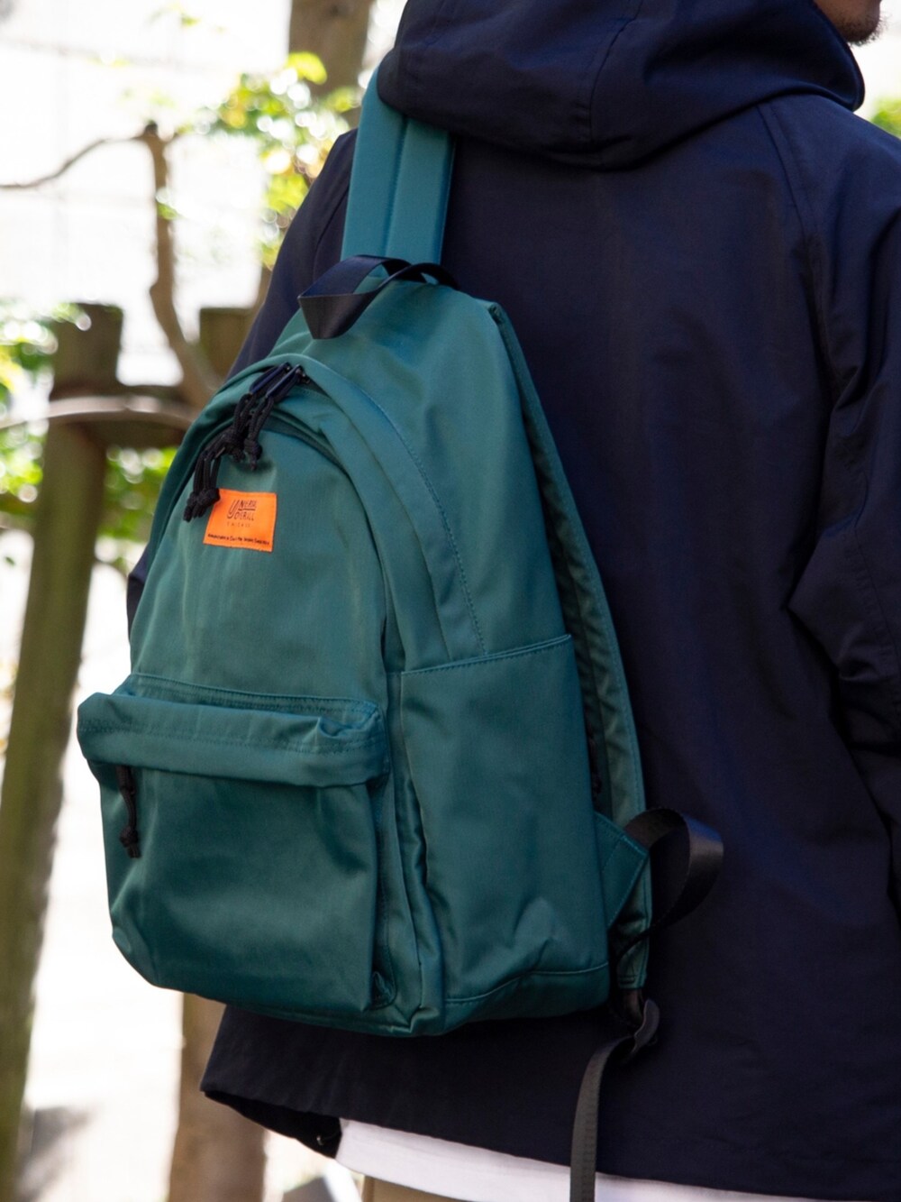「フレディアンドグロスター、FREDY&GLOSTER、gloster、ワイドパンツ、ビッグシルエット、ブーツ、レイヤードスタイル、シンプルコーデ、パーカー、カーディガン、リュック、春コーデ、チノパン、マウンテンパーカー、春アウター」｜「Clarks Originalsの《WEB限定》CLARKS/クラークス】Wallabee Boot ワラビーブーツ（ブーツ、ブラック系）」を使った、katsuさん（メンズ・170cm）の冬コーディネートの3枚目の写真
