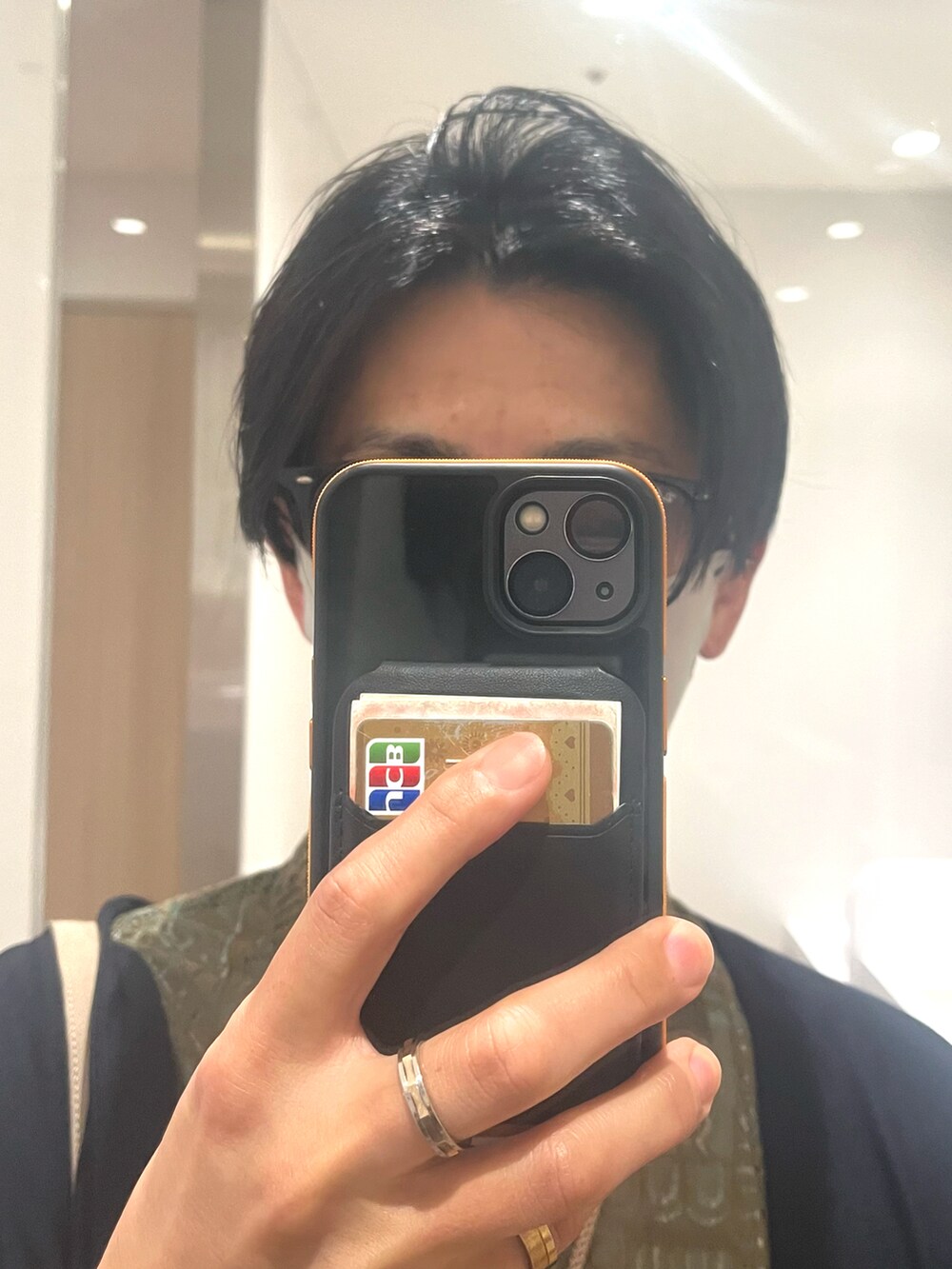 「サングラス、ワイドパンツ、シンプルスタイル、リラックススタイル、お出かけコーデ、おしゃれさんと繋がりたい、きれいめカジュアル、カジュアルコーデ、初夏コーデ、大人コーデ、大人カジュアル、春めき満開コーデ、レース、シアートップス、いいね、save、フォローお願いします🤑」|「Lui'sのワイドストレートパンツ(スラックス、ホワイト系)」を使った、xi(相互)さん(メンズ・171cm)の春コーディネートの4枚目の写真