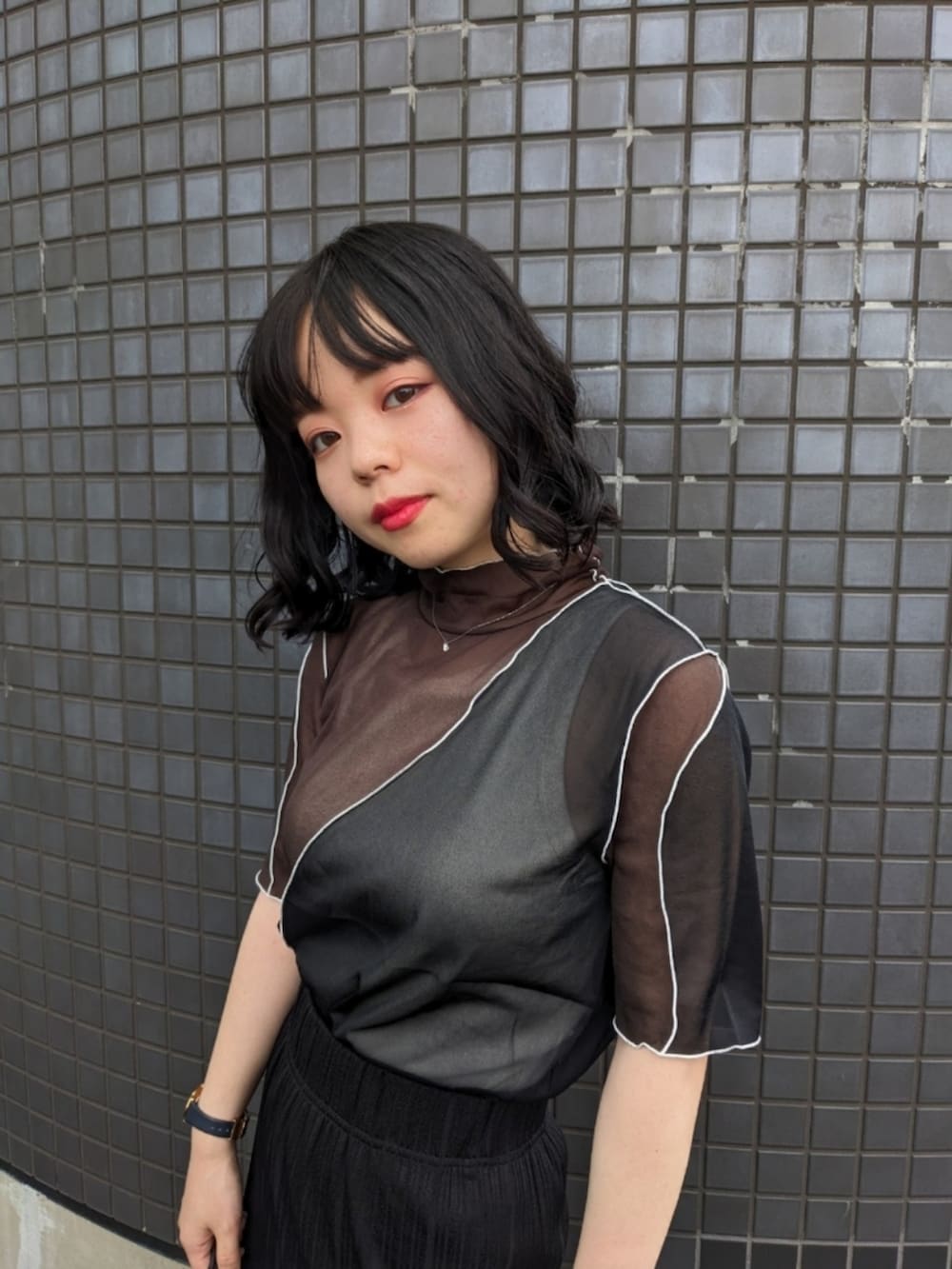 「今日のコスメと服、夏コーデ、お出かけコーデ、サマーニット、シアートップス、スカート、お洒落さんとつながりたい、低身長、春夏コーデ、スカートスタイル、モノトーン、いいね、save、フォローお願いします🤑、ロングスカート、ハイネック、骨格ウェーブ」｜「GUのアイテム（スカート、ブラック系）」を使った、さくら🌸さん（骨格ウェーブ・レディース・153cm）の夏コーディネートの2枚目の写真