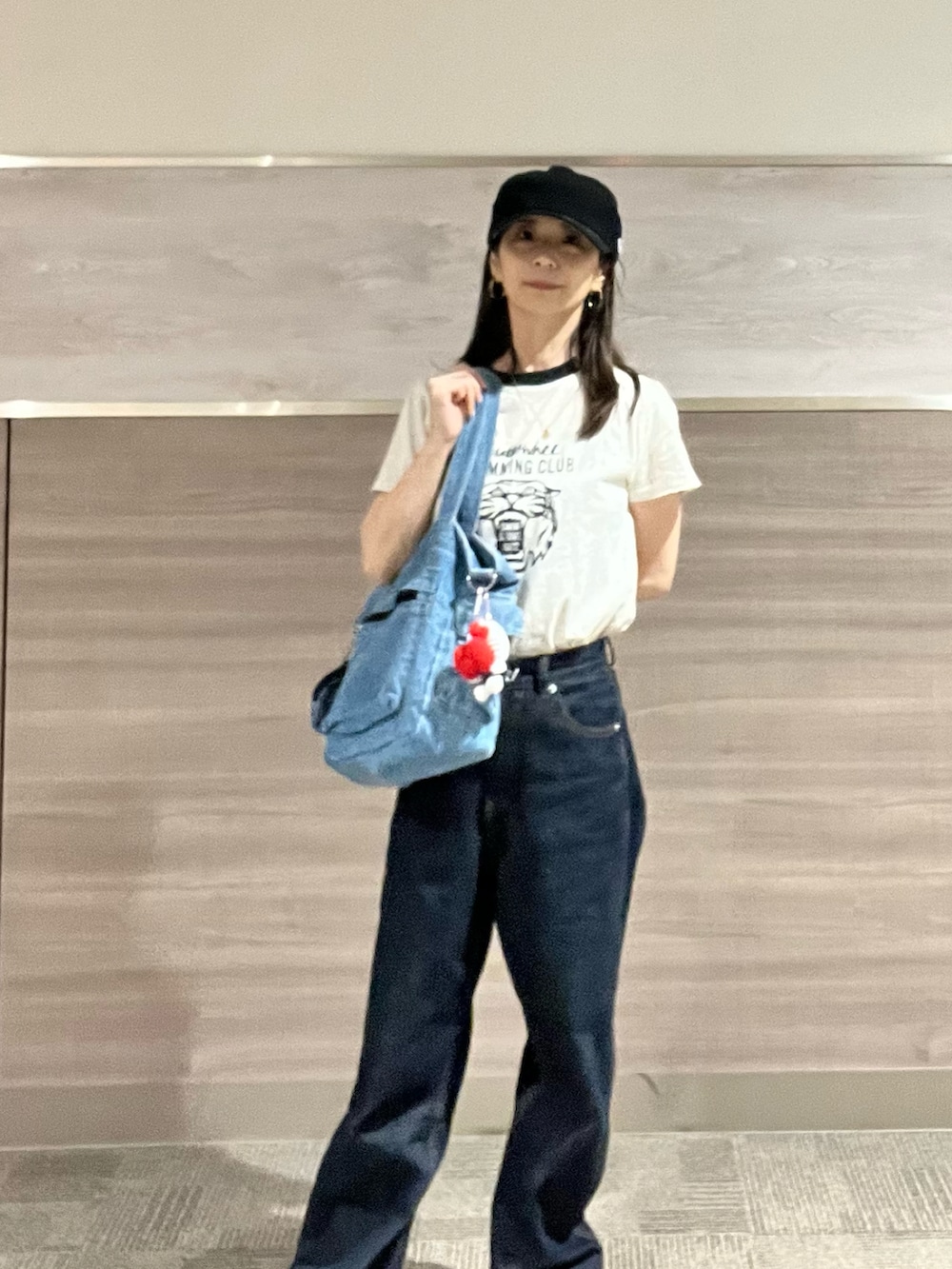 「タイガー、アラフォー、低身長、カジュアル、帽子、Tシャツ」｜「Championのアイテム（ハンチング/ベレー帽、ブラック系）」を使った、Chikaさん（骨格ウェーブ・レディース・154cm）の夏コーディネートの2枚目の写真
