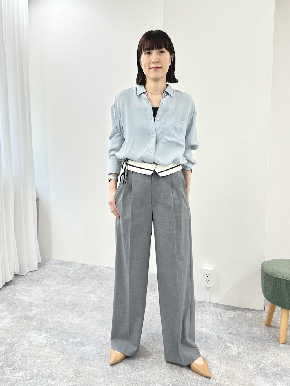 「シャツスタイル、シャツ、とろみシャツ、パンツスタイル、パンツコーデ、グレーパンツ、ウエストデザイン、折り返し、ワイドパンツ、きれいめカジュアル、初秋コーデ、骨格ナチュラル」|「NOLLEY’S Sophiのウォッシャブルウエスト折り返し2WAYワイドパンツ(その他パンツ、グレー系)」を使った、yamaguchiさん(レディース・163cm)の秋コーディネートの10枚目の写真