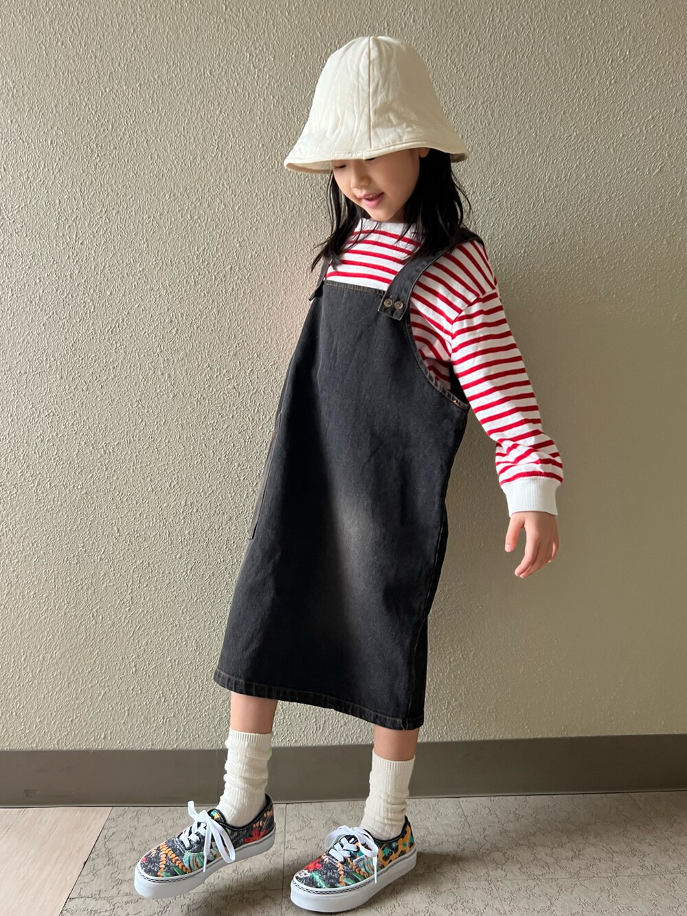 「キッズコーデ、スニーカーコーデ、おんなのこ、韓国子供服、lowrysfarmkids、ボーダー、チューリップハット、VANS、春服みてみて」｜「LOWRYS FARMのキルティングＨＡＴ　168096（ハット、ホワイト系）」を使った、pecocoさん（キッズ・120cm）の春コーディネートの2枚目の写真