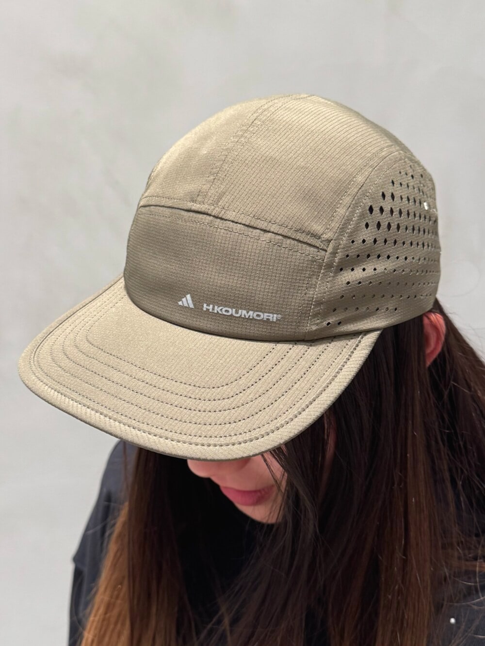 「adidas、アディダス、H.KOUMORI、アルマノスコウモリ、ランニングスタイル、ランニング、アウトドアスタイル」｜「adidasのadidas H.Koumori ランニングキャップ / アディダス adidas（キャップ、グリーン系）」を使った、OYさん（レディース・163cm）の夏コーディネートの7枚目の写真