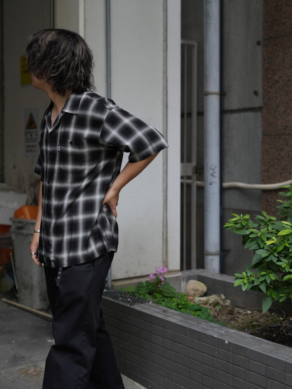 「今日のコーデ、カジュアルコーデ、夏だ！Tシャツ着よう！、おしゃれさんと繋がりたい、シンプル、淡色コーデ、いいね、save、フォローお願いします🤑、SCHOTT、schott West、休日スタイル、開襟シャツ」｜「schottのSchott/ショット/OMBRE PLAID SS SHIRT/オンブレ チェック 半袖シャツ（シャツ/ブラウス、ブラック系）」を使った、Yuitoさん（メンズ・173cm）の夏コーディネートの3枚目の写真