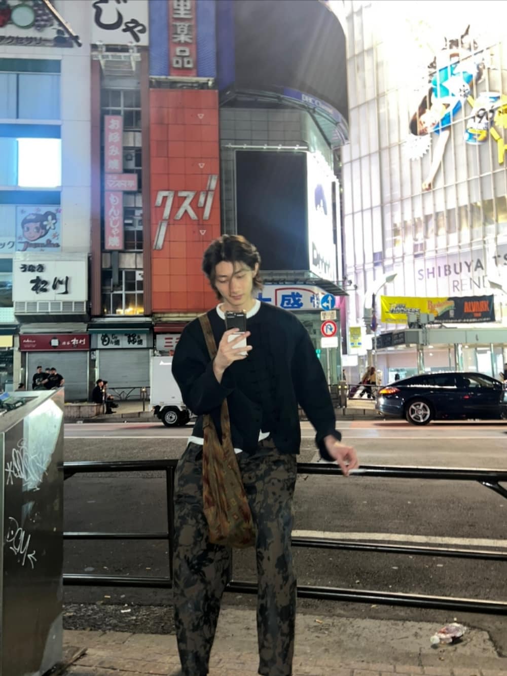 「SASQUATCHfabrix.のアイテム（ノーカラージャケット、ブラック系）」を使った、김규태さん（メンズ・183cm）の夏コーディネートの2枚目の写真