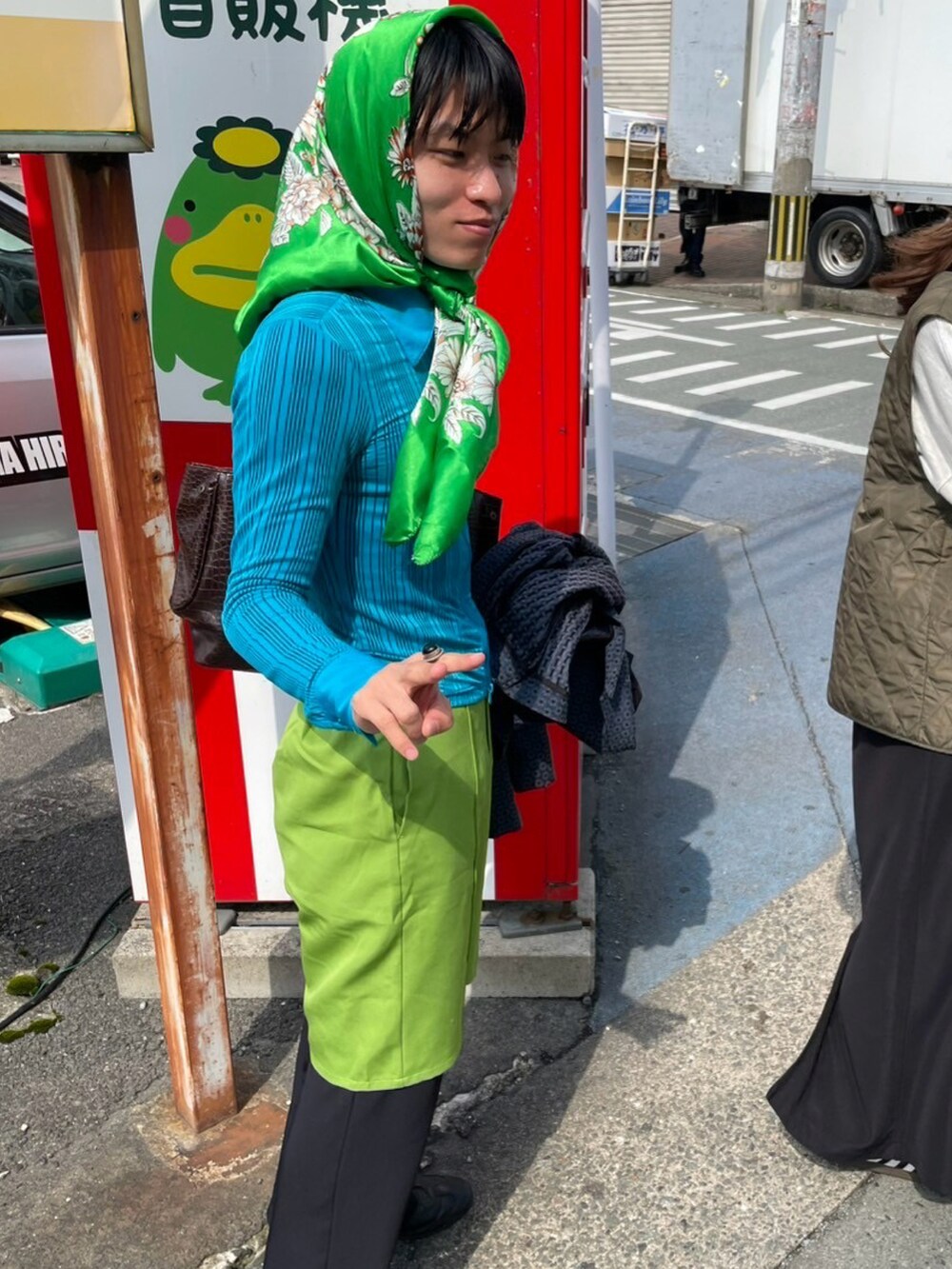 「最近のいい感じコーデ、セットアップ、レイヤードスタイル、韓国ファッション、スラックス、ストリート、ローファー、GU、Tシャツ×デニム、カジュアルコーデ、Levi's、休日コーデ、お洒落さんとつながりたい、韓国子供服、Timberland」｜「DIESEL BLACK GOLDのアイテム（ジャケット/アウター、グレー系）」を使った、imRenさん（メンズ・170cm）の春コーディネートの2枚目の写真