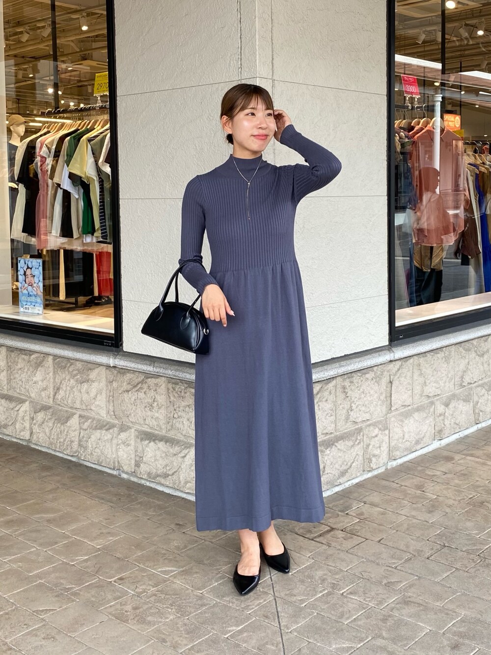 「cheztoi、シェトワ(Chez toi)、ワンピース、シャギー、ベスト、ニットワンピース、秋冬コーデ、プチプラ、プチプラコーデ、お出かけコーデ、高身長女子、骨格ナチュラル、イエベ秋」｜「Chez toiのシャギーベスト×ニットワンピース（つなぎ/オールインワン、グレー系）」を使った、いつきさん（レディース・164cm）の夏コーディネートの3枚目の写真