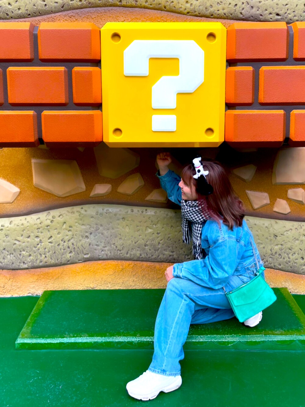 「USJ、冬、セットアップ」｜「GUのアイテム（デニムパンツ、ブルー系）」を使った、kiiさん（骨格ストレート・レディース・160cm）の冬コーディネートの2枚目の写真