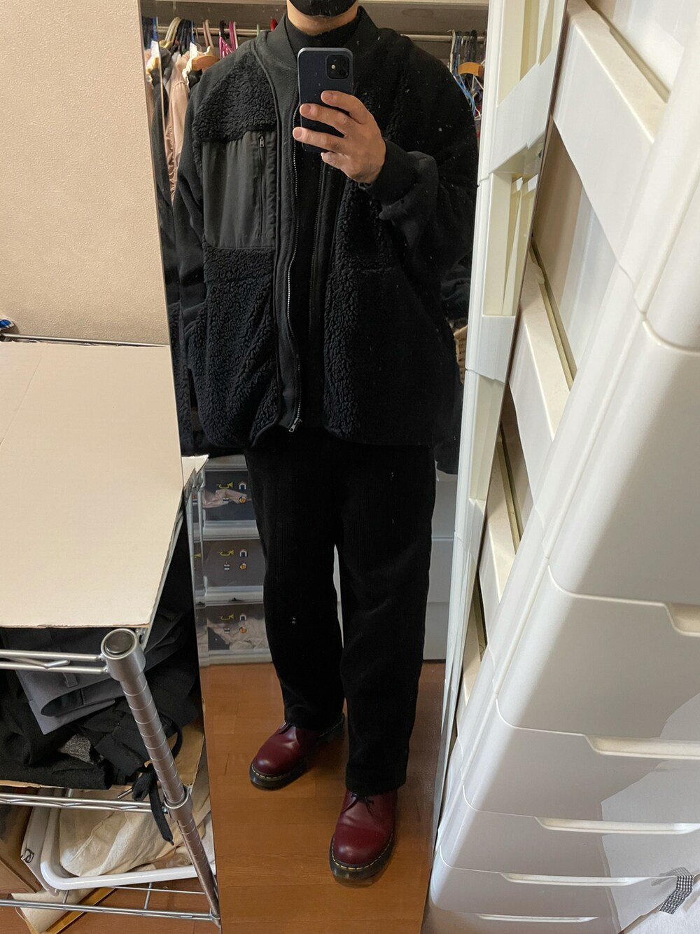 「秋冬コーデ、フリース」｜「WHITE MOUNTAINEERINGのアイテム（ジャケット/アウター、ブラック系）」を使った、りゅさん（メンズ・178cm）の秋コーディネートの2枚目の写真