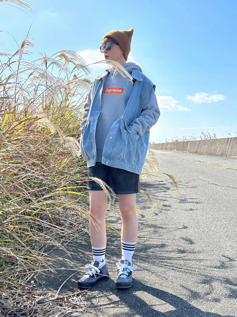 Supreme のアイテムを使った「デニムベスト」の人気ファッション