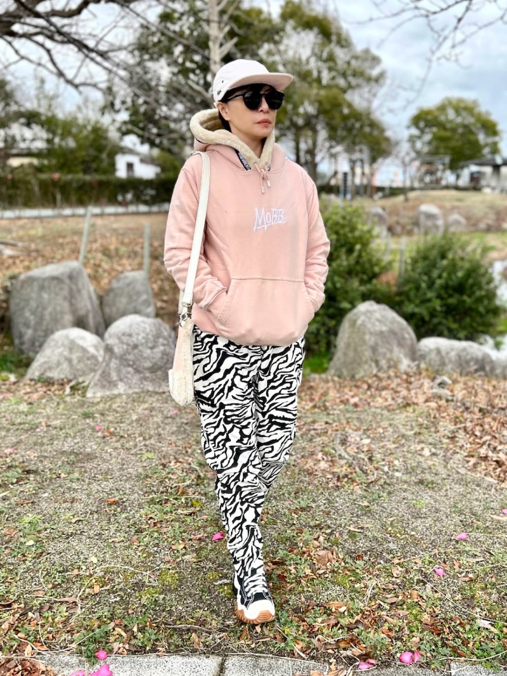 MOBB パーカー MOBB ハートデザイン フード付きパーカー HEART DRIP