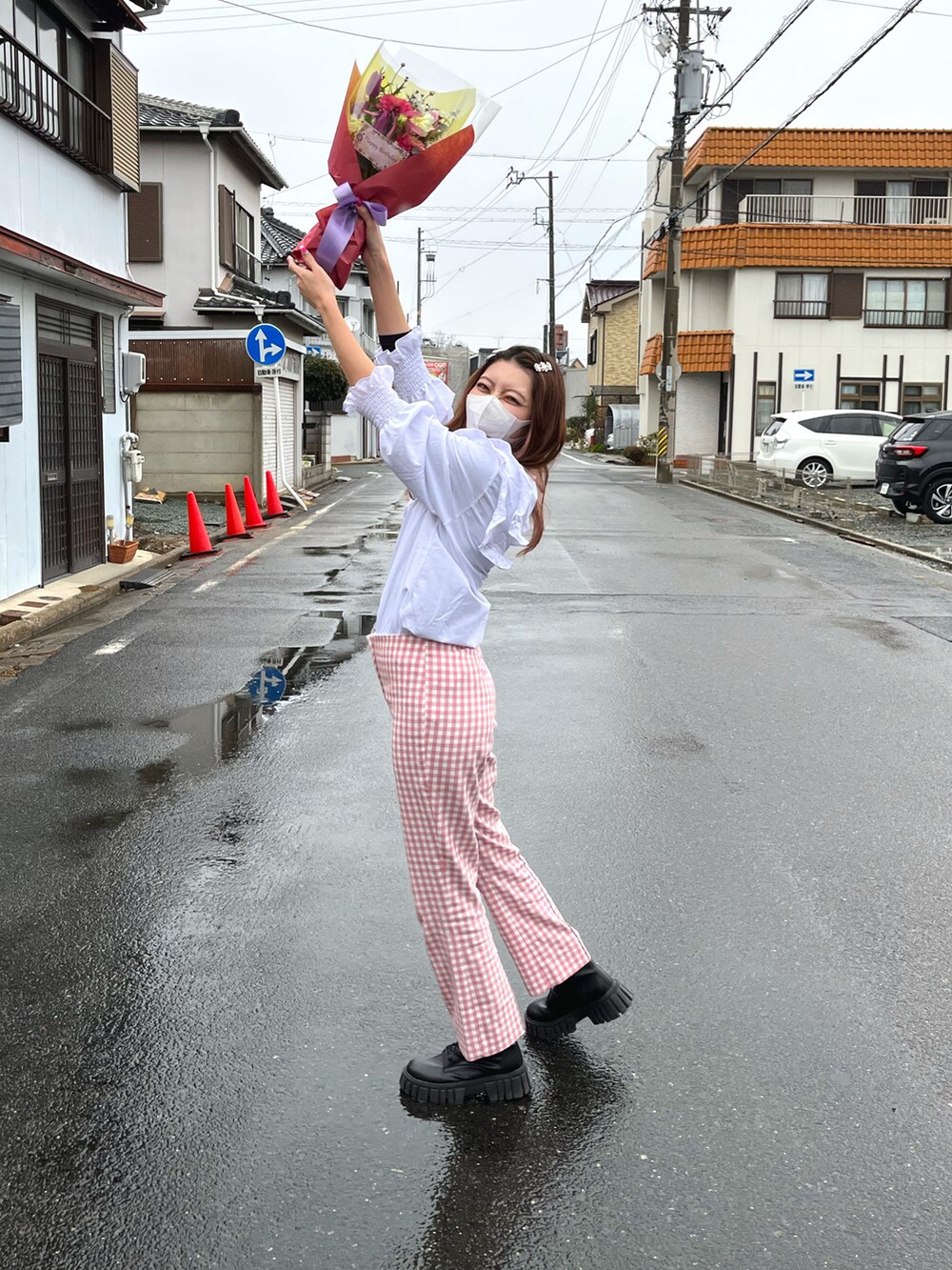 「オトナカジュアル、春カラー、春服、白ピンク、バレンタイン、バレンタインデートスタイル、誕生日、誕生日コーデ、ZARA、shein、ピンク、カラーコーデ、ホワイト、カラーパレット」｜「SHEINのアイテム（トップス、ホワイト系）」を使った、erinko（@_mico.com_）さん（レディース・161cm）の冬コーディネートの2枚目の写真