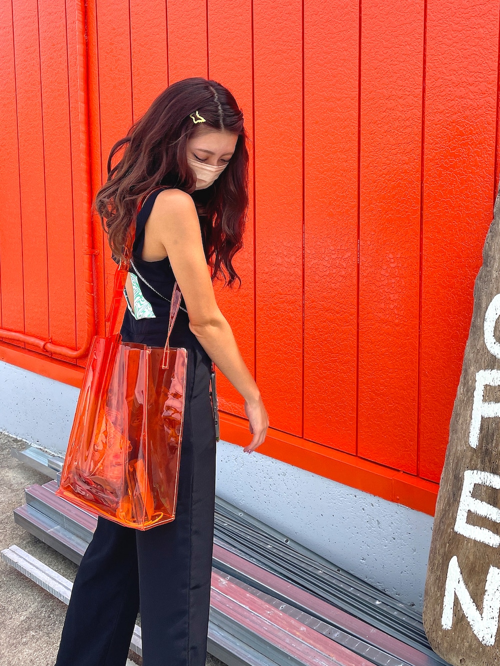 「大人コーデ、カジュアルコーデ、オールインワン、クリアバッグ、クリア、水着、宮古島、旅行、旅行コーデ」｜「SHEINのアイテム（オールインワン・サロペット、ブラック系）」を使った、erinko（@_mico.com_）さん（レディース・161cm）の秋コーディネートの2枚目の写真