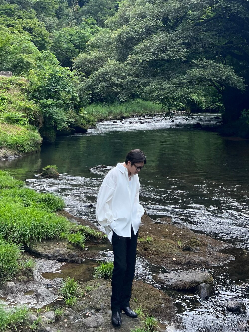 「Maison Martin Margiela、MARGIELA、ISSEY MIYAKE」｜「ISSEY MIYAKEのアイテム（シャツ/ブラウス、ホワイト系）」を使った、Mirさん（メンズ・183cm）の夏コーディネートの3枚目の写真