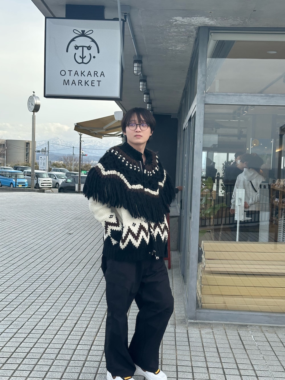 「sacai、vetements、nikert、NIKE」｜「Sacaiのアイテム（ニット/セーター、ベージュ系）」を使った、Mirさん（メンズ・183cm）の夏コーディネートの2枚目の写真