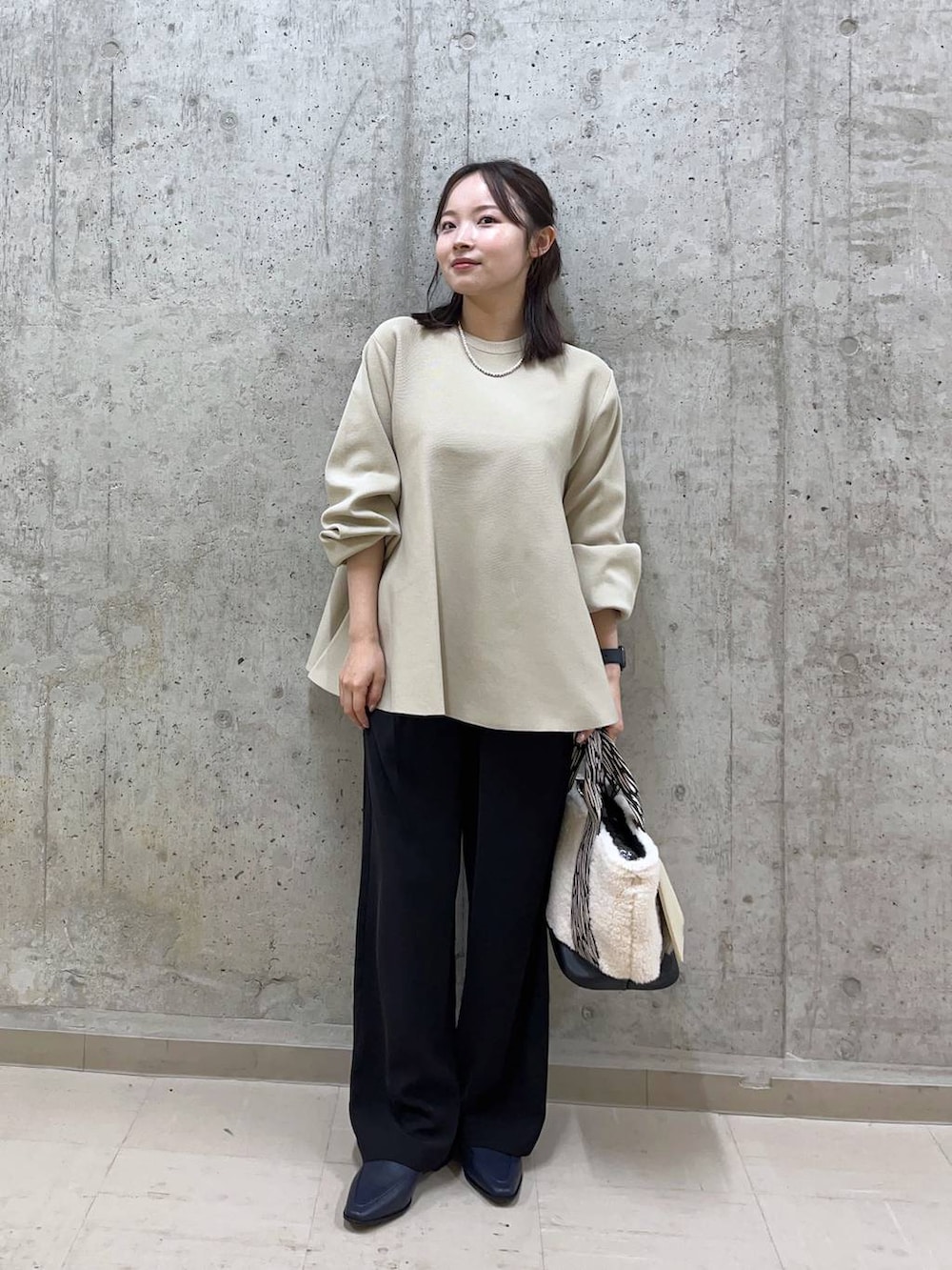 「春色、春服みてみて、低身長、高見え、きれいめ、骨格ストレート、BARNYARDSTORM、シンプル、シンプルコーデ、オケージョン、きれいめカジュアル、新作、春コーデ」|「MazellのMazell / 2WAYソフトモカローファー(ローファー、ブルー系)」を使った、karafulさん(レディース・147cm)の冬コーディネートの3枚目の写真
