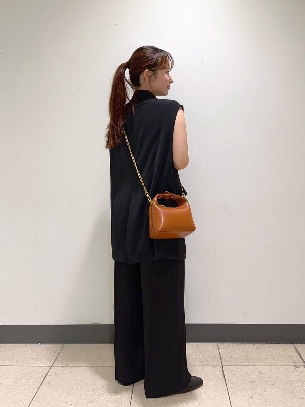 「低身長、高見え、きれいめ、骨格ストレート、BARNYARDSTORM、カジュアル、カジュアルコーデ、春コーデ、春夏コーデ、夏コーデ、秋コーデ、秋冬新作、ラフ、きれいめカジュアル、雨の日コーデ」|「MazellのMazell / 撥水AMEHAREビットローファー(レインシューズ、ブラック系)」を使った、karafulさん(レディース・147cm)の夏コーディネートの6枚目の写真