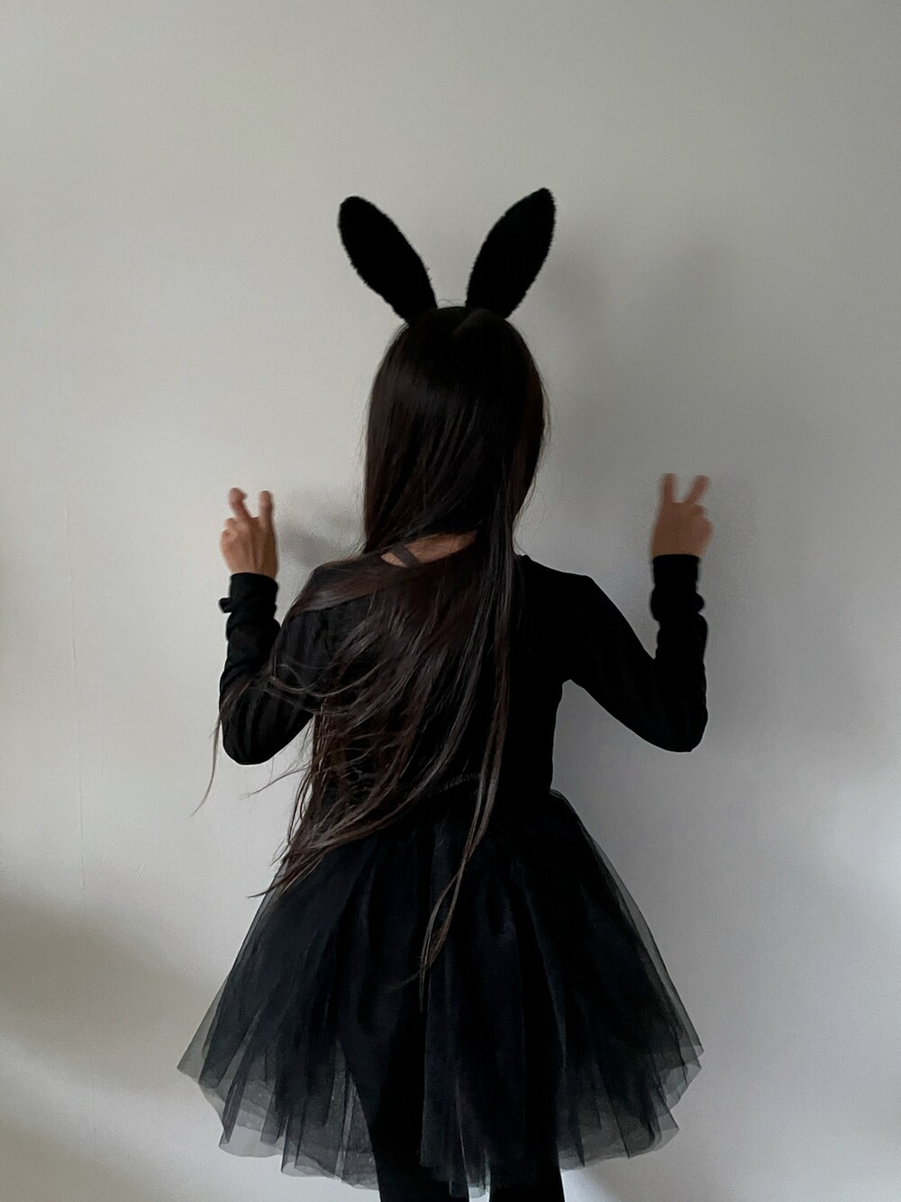「キッズコーデ、ハロウィン、ハロウィンコーデ、ハロウィン 仮装、halloween、happy halloween、コスプレ、ファッションを楽しもう、キッズファッション、仮装、WEARハロウィン2023、ドレス、女の子、Halloween2023、秋コーデ」｜「ZARAのアイテム（ワンピース/ドレス、ブラック系）」を使った、aiiiiirinさん（キッズ・142cm）の秋コーディネートの2枚目の写真