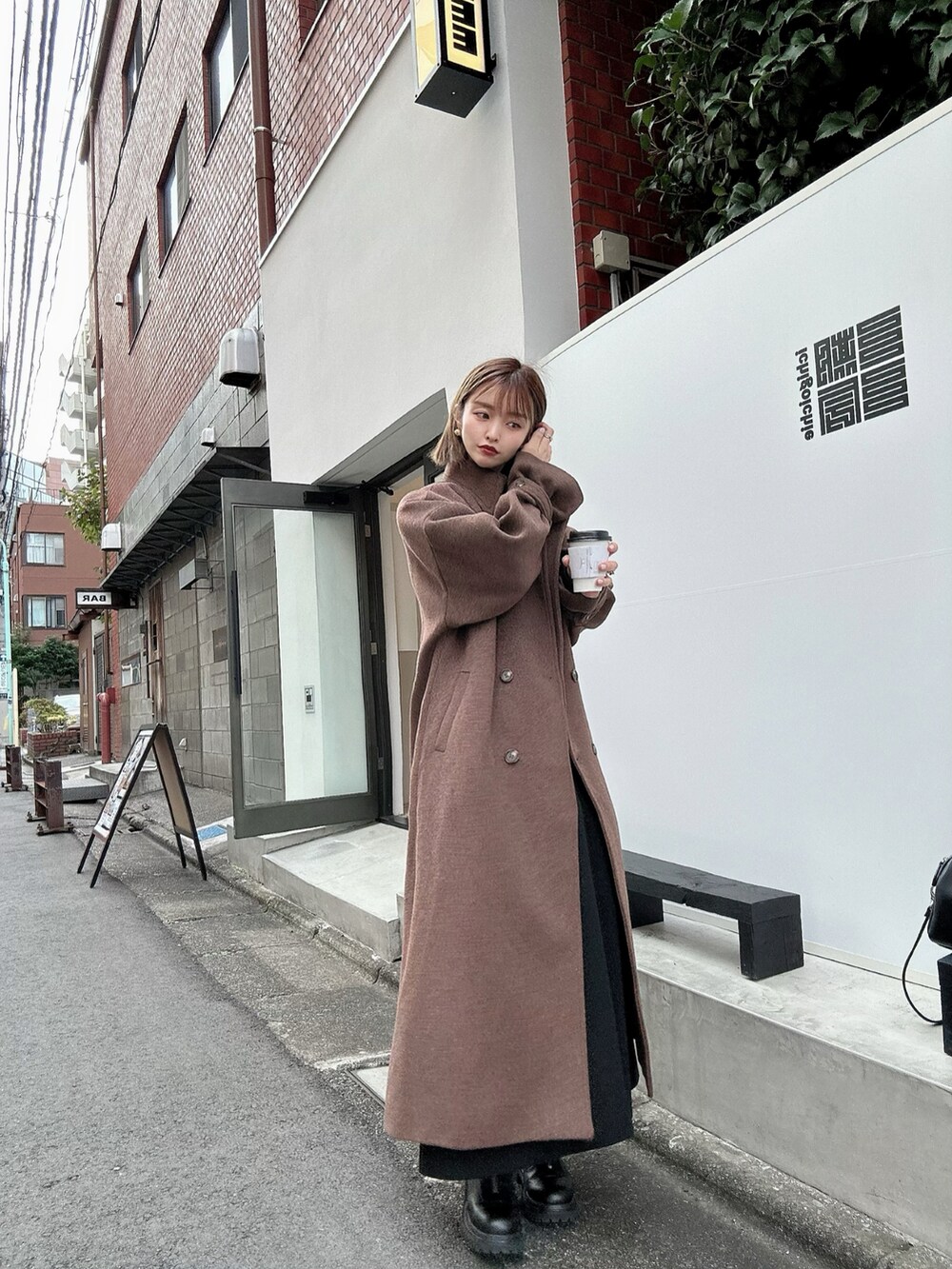 「秋冬コーデ、オトナカジュアル、シンプルコーデ、ブラウン、きれいめカジュアル、プチプラ、ニット」｜「ORiental TRaffic by yuriの■2022秋冬新作■【ZOZO限定】厚底フロントジップストレッチブーツ/21393（ブーツ、ブラック系）」を使った、yuri.さん（レディース・150cm）の秋コーディネートの3枚目の写真