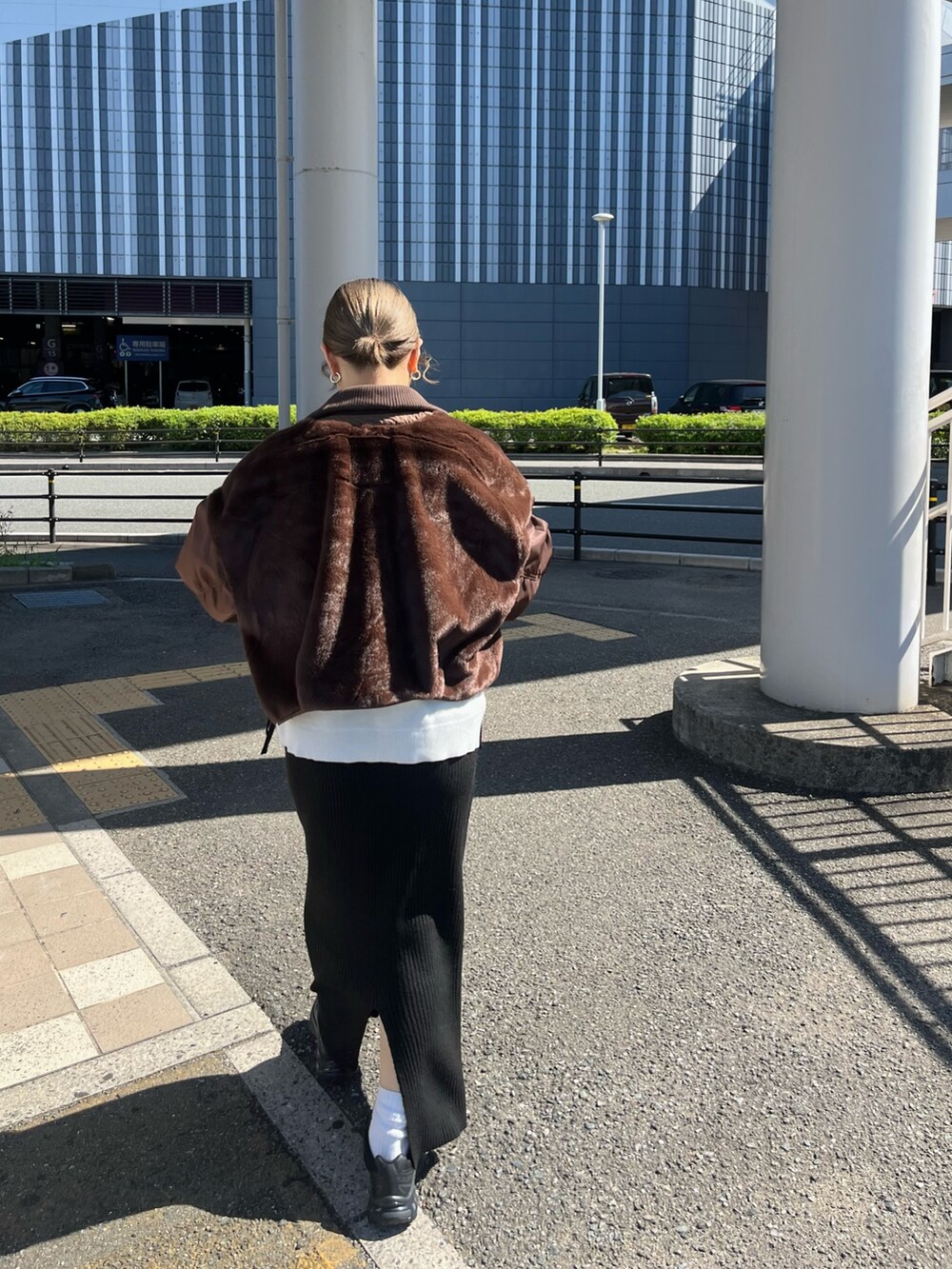 てらさんさんの「【etsinta/エシンタ】ファー切替ショートスタンドジャケット（etsinta）」を使ったコーディネートの3枚目の写真