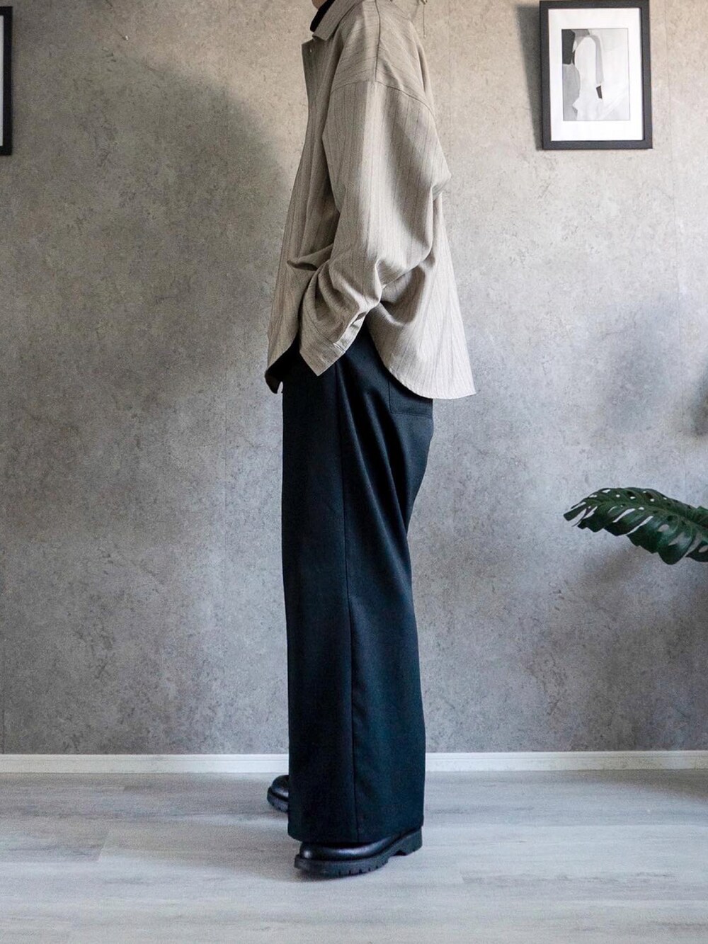 「CASPER JOHNのImitation wool buggy slacks/イミテーションウールバギースラックス（スラックス、ブラック系）」を使った、あすさん（メンズ・176cm）の冬コーディネートの5枚目の写真