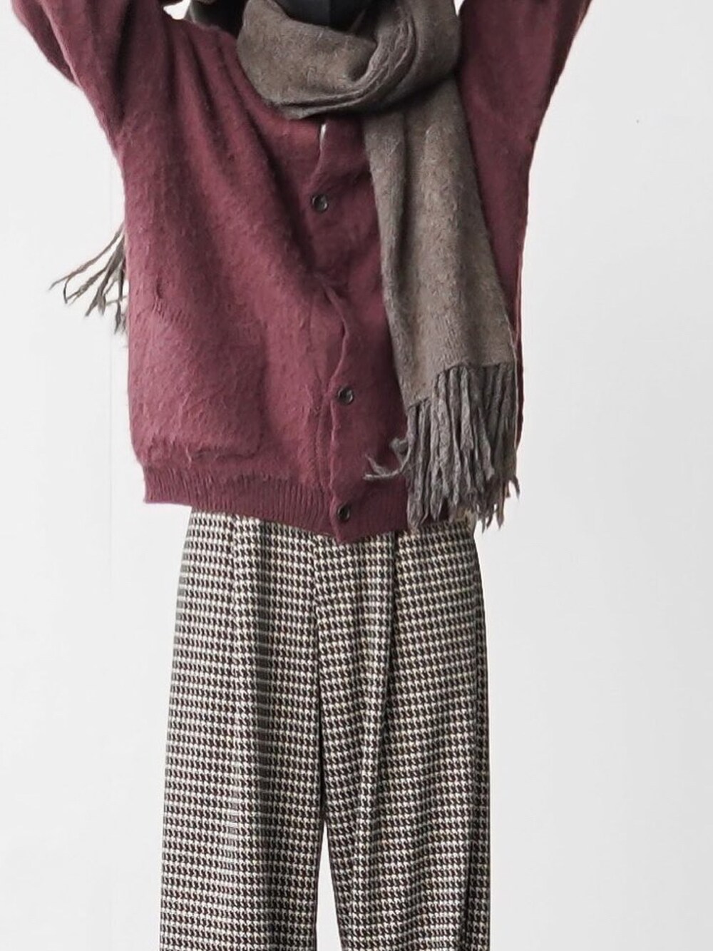 「CASPER JOHNのMohair wool mix cardigan/モヘアウールミックスカーディガン（カーディガン/ボレロ、レッド系）」を使った、あすさん（メンズ・176cm）の秋コーディネートの2枚目の写真