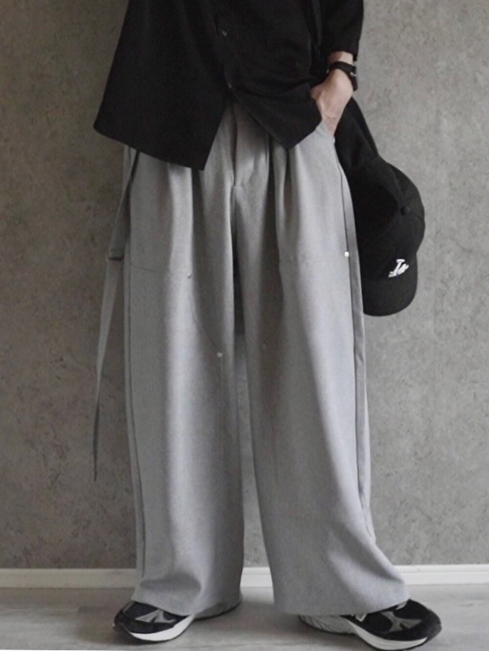 「CASPER JOHNのVarious Dolman Shirts/バリアスドルマンシャツ（シャツ/ブラウス、ブラック系）」を使った、あすさん（メンズ・176cm）の春コーディネートの5枚目の写真