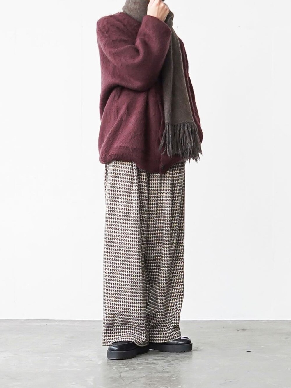 「CASPER JOHNのMohair wool mix cardigan/モヘアウールミックスカーディガン（カーディガン/ボレロ、レッド系）」を使った、あすさん（メンズ・176cm）の秋コーディネートの4枚目の写真