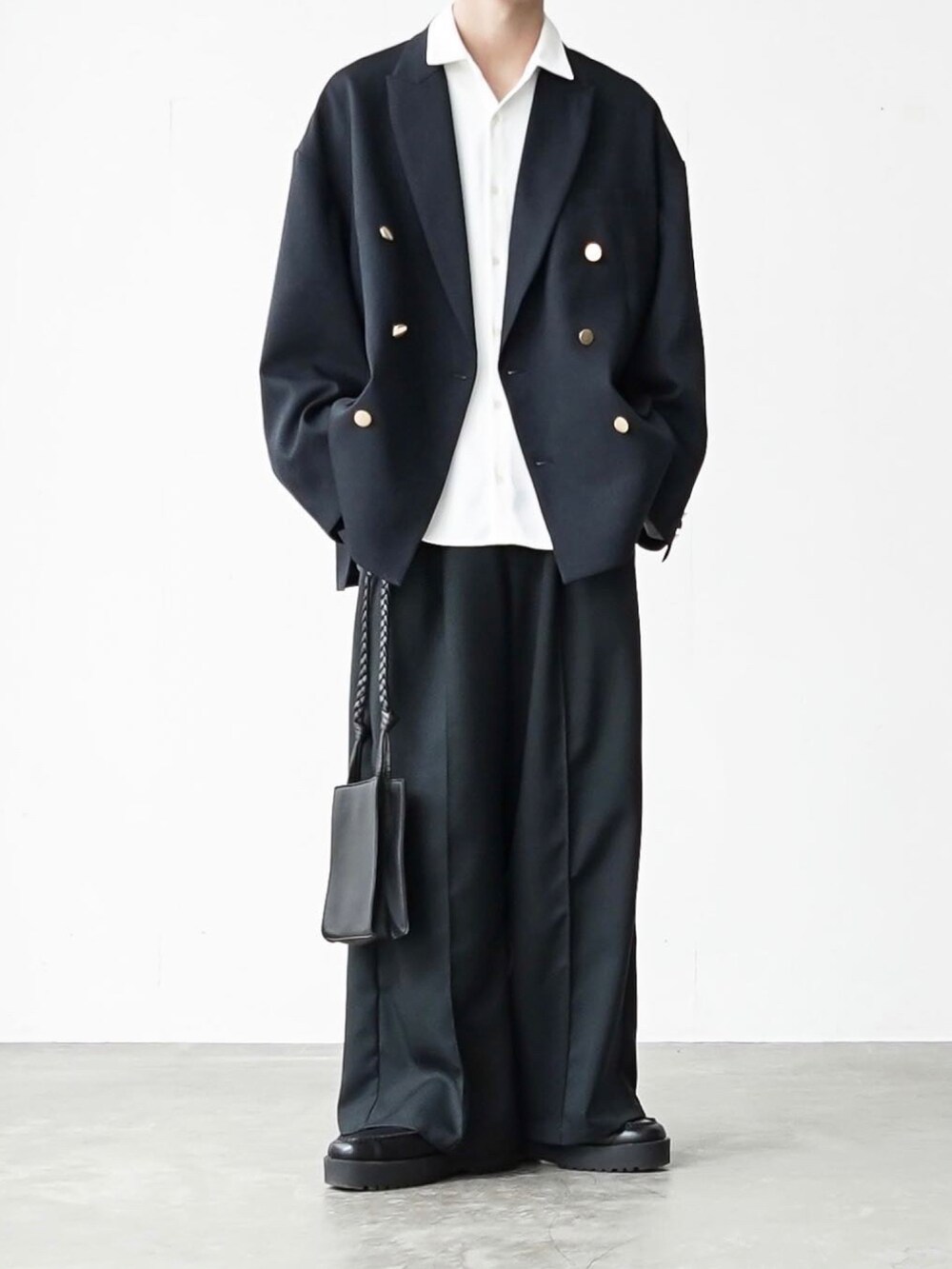 「soerteのOver size 6B assort blazer / オーバーサイズ６ボタンアソートブレザー（テーラードジャケット、ブルー系）」を使った、あすさん（メンズ・176cm）の秋コーディネートの5枚目の写真