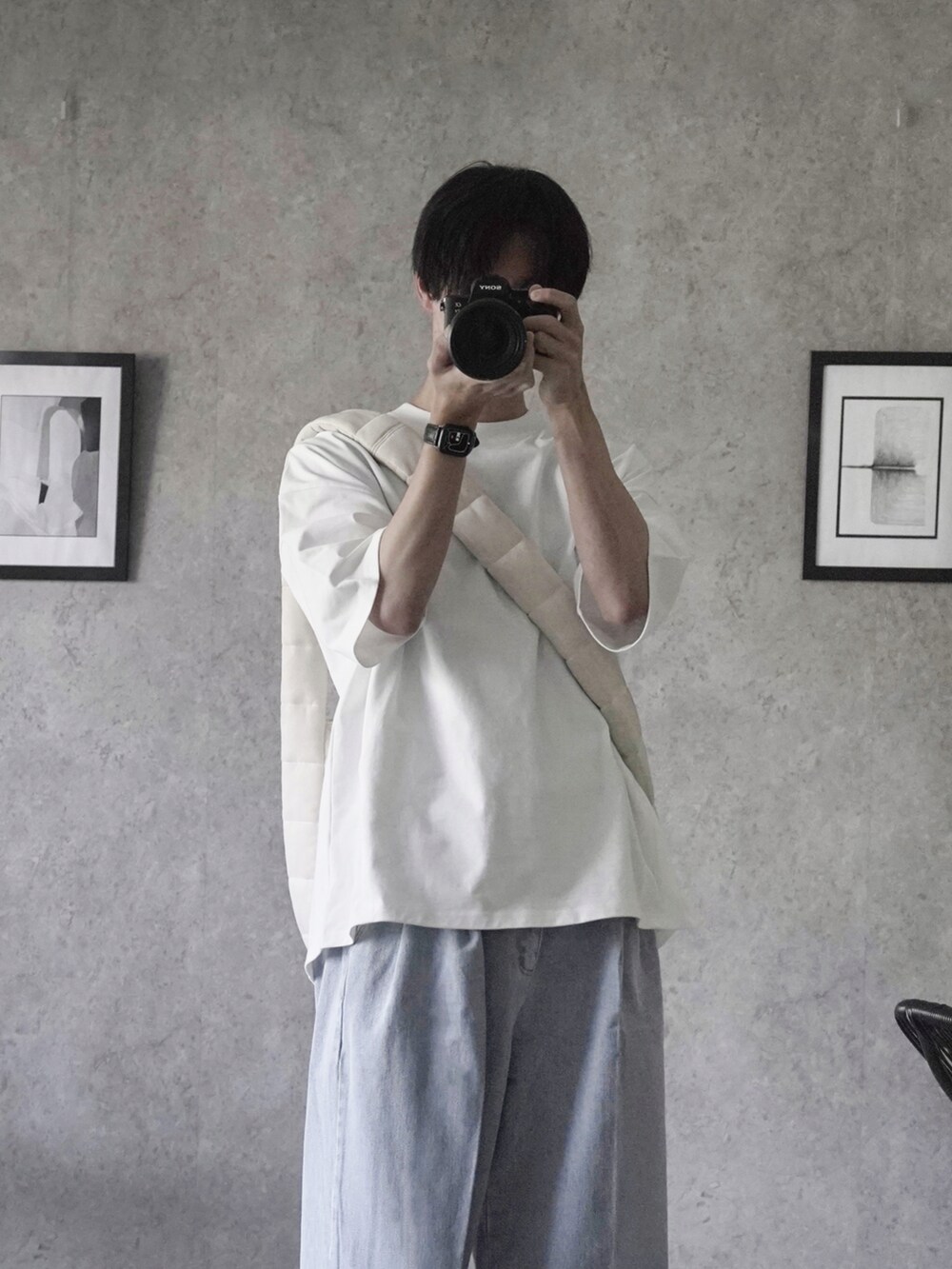 「SERACEの【SERACE】Loose silhouette T-shirt / ルーズシルエットTシャツ（Tシャツ/カットソー、ホワイト系）」を使った、あすさん（メンズ・176cm）の春コーディネートの2枚目の写真