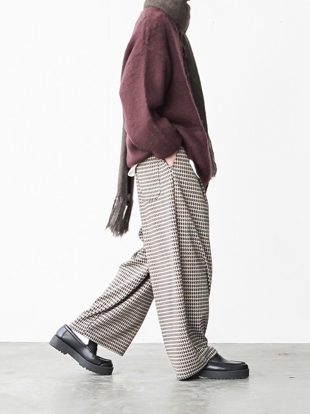 「CASPER JOHNのMohair wool mix cardigan/モヘアウールミックスカーディガン（カーディガン/ボレロ、レッド系）」を使った、あすさん（メンズ・176cm）の秋コーディネートの5枚目の写真