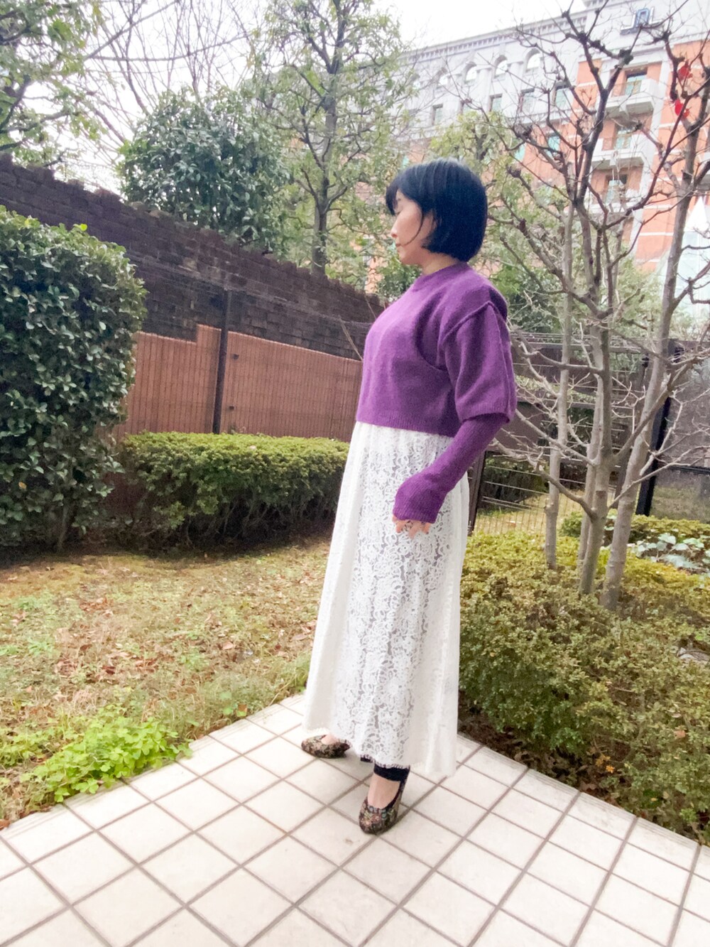 「レイヤードスタイル、冬を彩る色いろコーデ」｜「LOUNIEのアイテム（ニット/セーター、パープル系）」を使った、樋口さん（レディース・152cm）の冬コーディネートの2枚目の写真