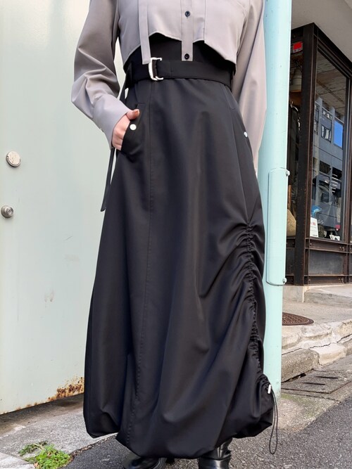 ロングスリーブバルーンワンピースを使った人気ファッション