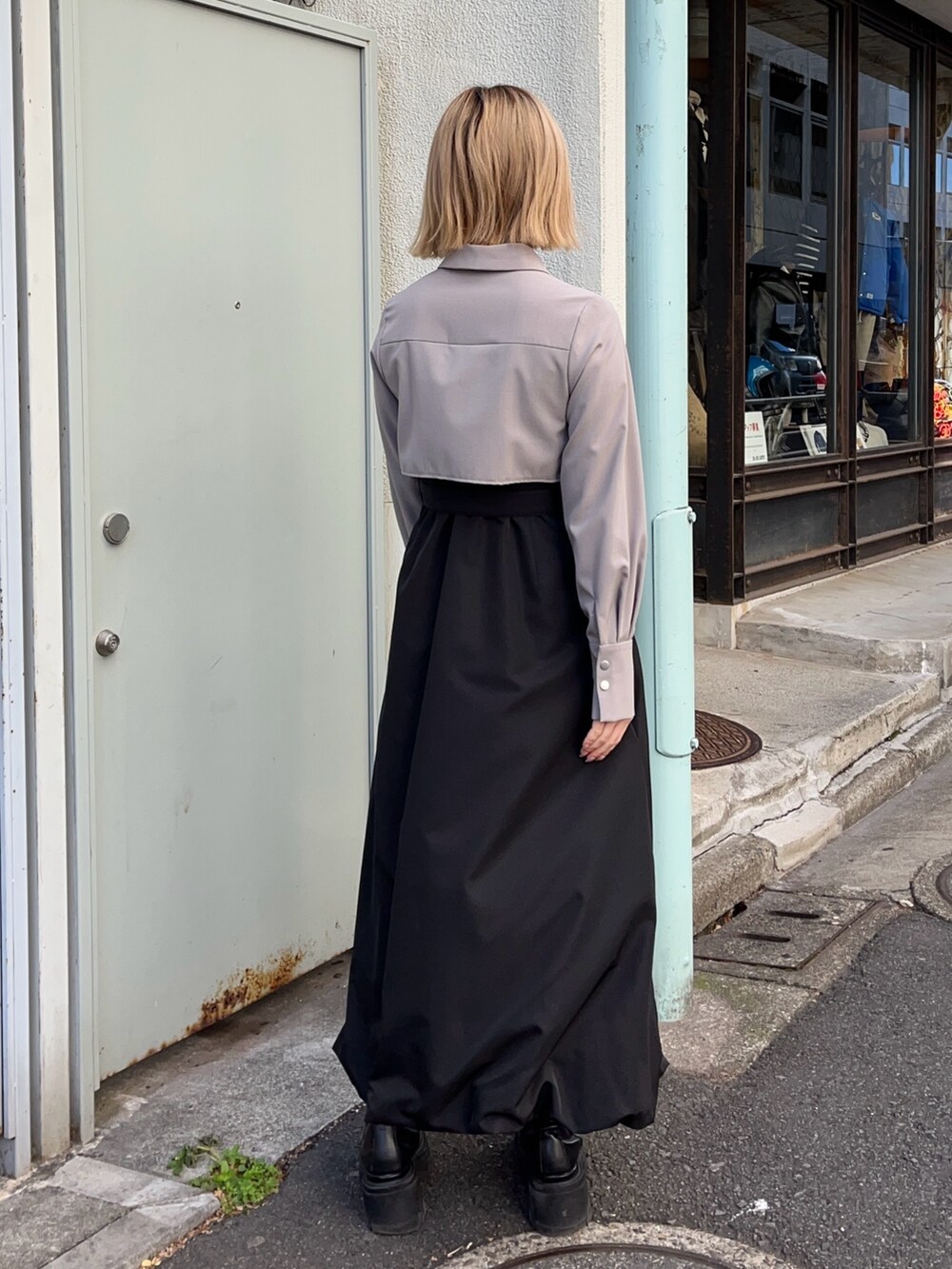 ロングスリーブバルーンワンピースを使った人気ファッション