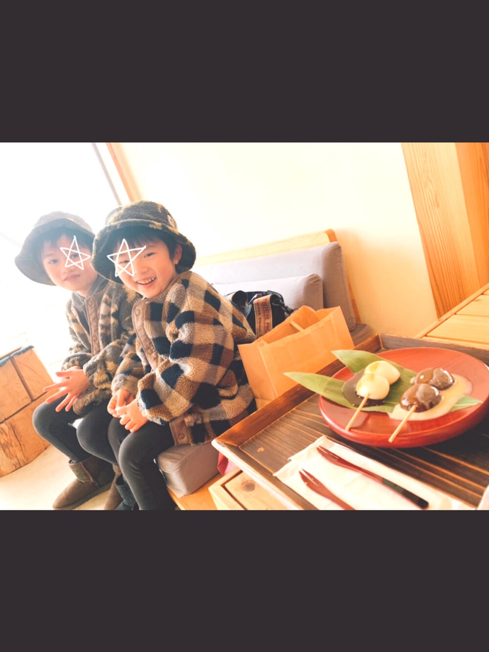 「カジュアルコーデ、キッズコーデ、キッズファッション、男の子、リンクコーデ、パーカー、キルティング、ボア、ムートンブーツ、GAP、ビッグシルエット、6歳、4歳、プチプラ、チョコ色に染まれ」|「&yamの総柄ボアブルゾン レオパード柄/ネイティブ柄/チェック柄【親子お揃い/リンクコーデ】(ブルゾン、グレー系)」を使った、s n さん(キッズ・120cm)の冬コーディネートの4枚目の写真