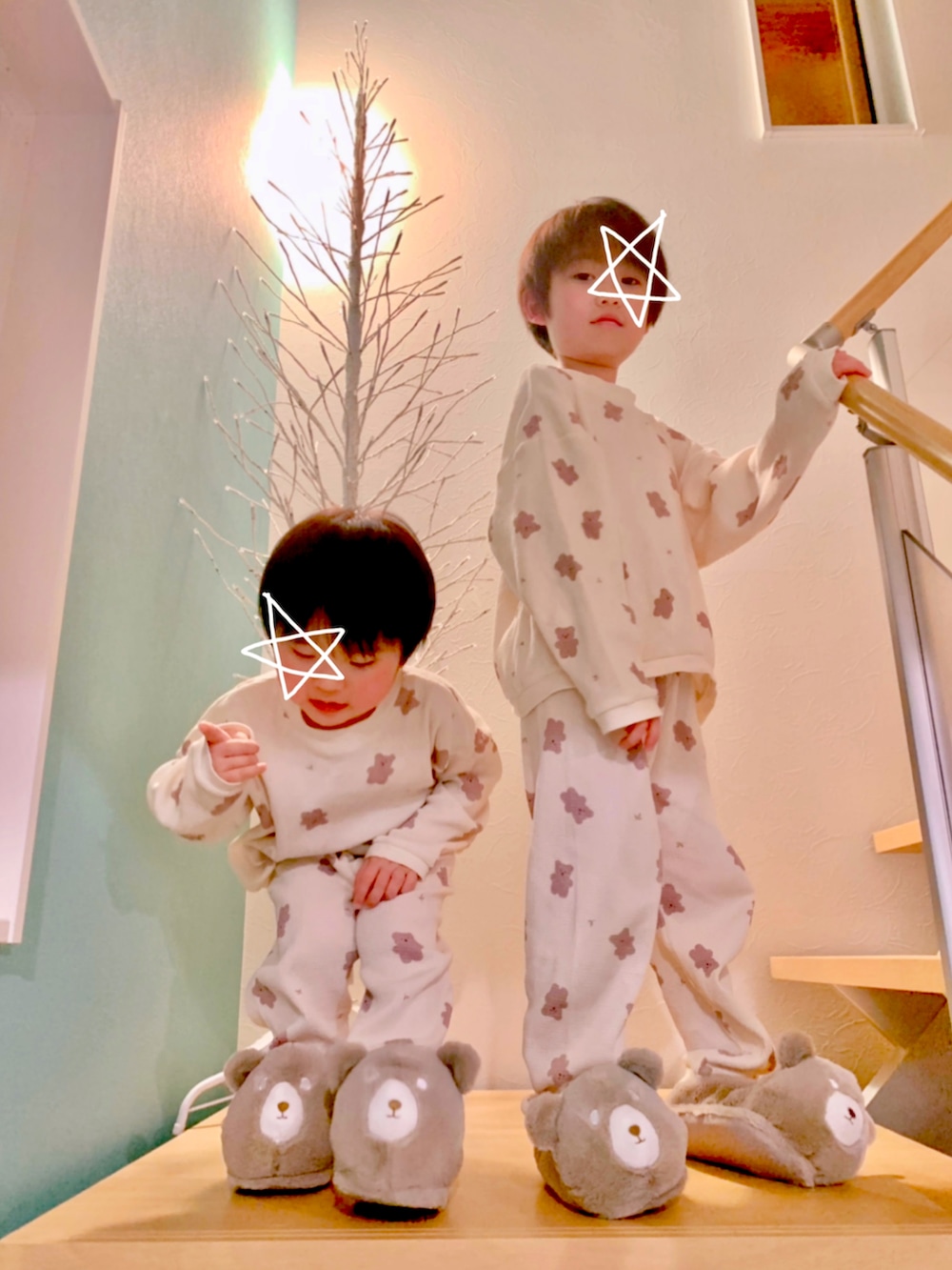「パジャマ、キッズファッション、パステル映える春、kids、男の子、兄弟コーディネート、おそろいコーデ、くまさん、5歳、6歳、3歳、リラックススタイル、くすみカラー、シンプルコーデ、総柄」｜「apres les coursのワッフルパジャマ(クマ柄・乗り物柄) 10分丈（ルームウェア/パジャマ、ホワイト系）」を使った、s n さん（キッズ・110cm）の春コーディネートの2枚目の写真